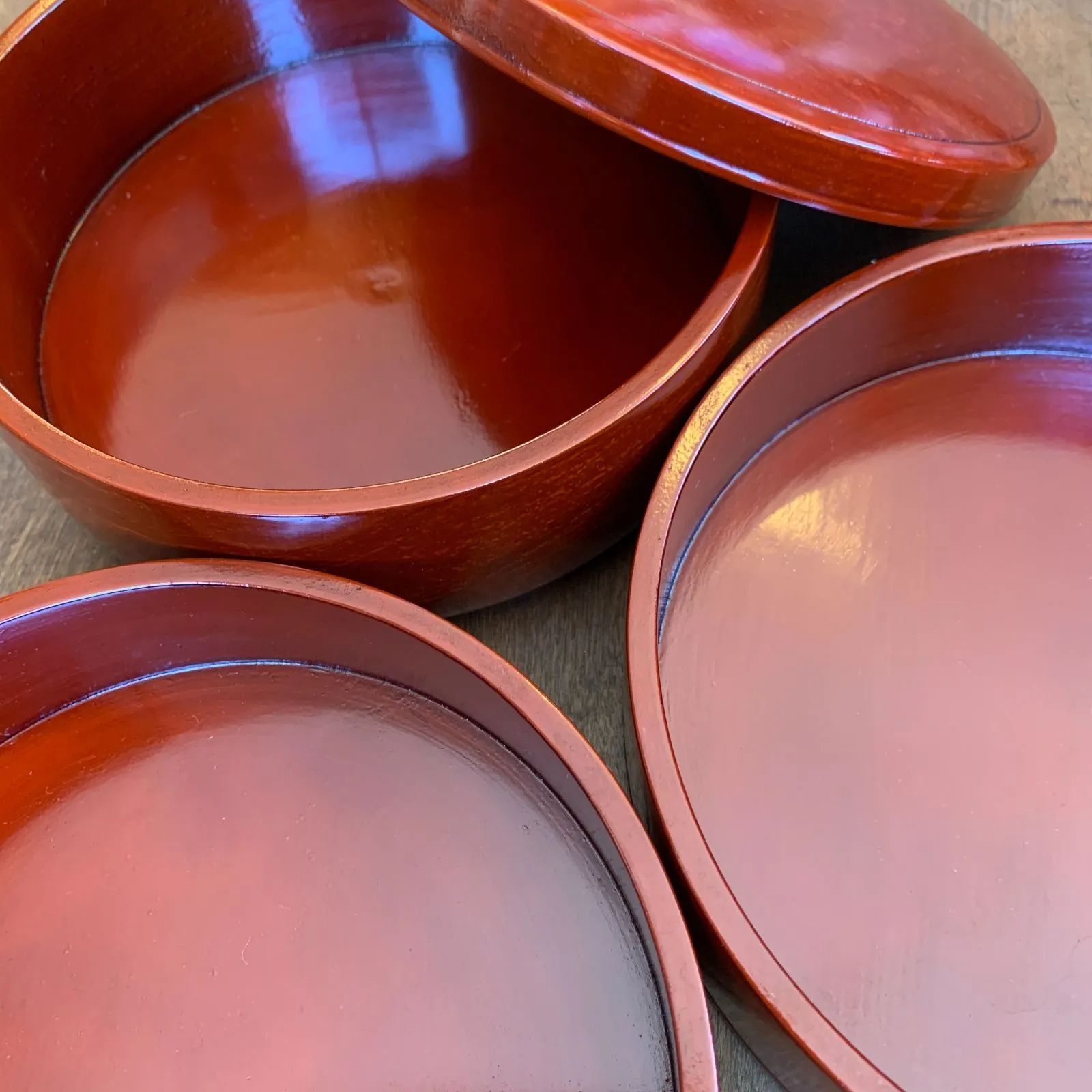 美品重箱 後藤塗 讃岐 漆器 丸重 三重 木製 くりぬき3段 讃岐漆器 後藤塗 重箱 丸重 三段 香川漆器 工芸品 /HM-0219 - メルカリ