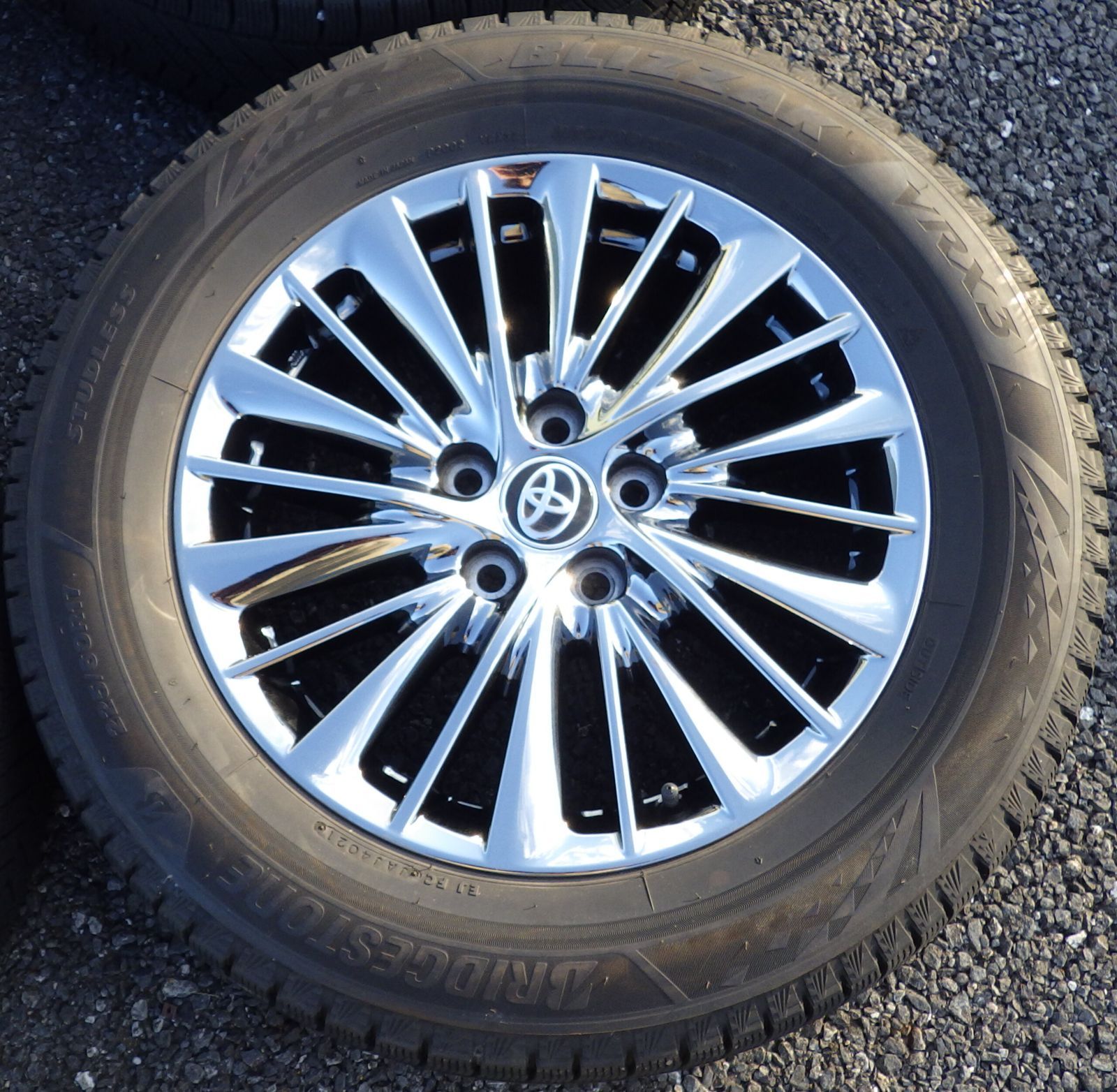 D1662)AWタイヤ☆30アルファード・ヴェルファイア後期□TOYOTA純正 
