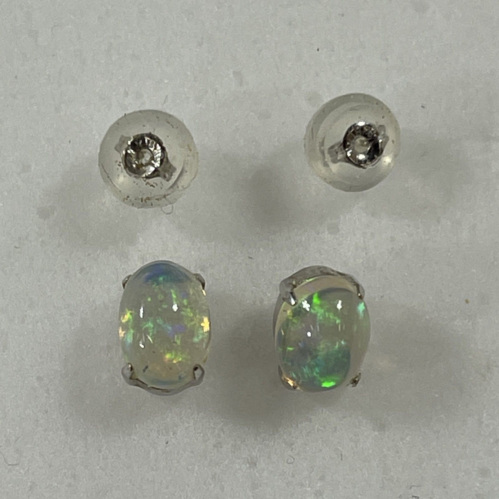 ☆ K18WG刻印 18金 ホワイトゴールド 石付き両耳ピアス キャッチ 