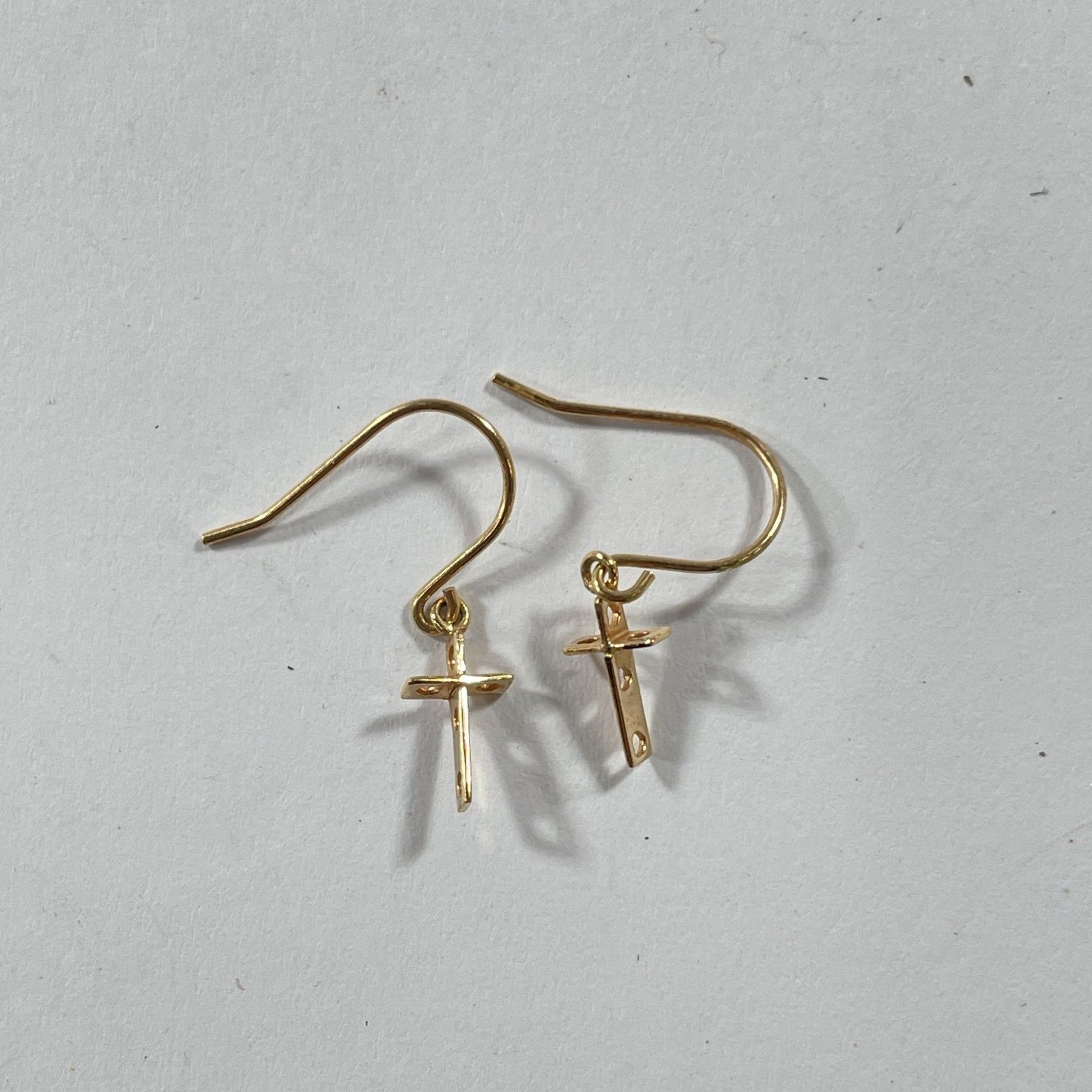 ☆ K18刻印 18金 ゴールド クロス 十字架 モチーフ 両耳ピアス 総重量