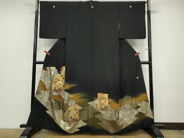 平和屋着物●豪華黒留袖　作家物　駒刺繍　色紙重ね松皮菱花文　暈し染め　金銀彩　正絹　逸品　CABC2198ut 平和屋着物○豪華黒留袖 作家物 駒刺繍 色紙重ね松皮菱花文 暈し染め