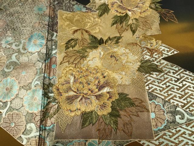 平和屋着物●豪華黒留袖　作家物　駒刺繍　色紙重ね松皮菱花文　暈し染め　金銀彩　正絹　逸品　CABC2198ut 平和屋着物○豪華黒留袖 作家物 駒刺繍 色紙重ね松皮菱花文 暈し染め