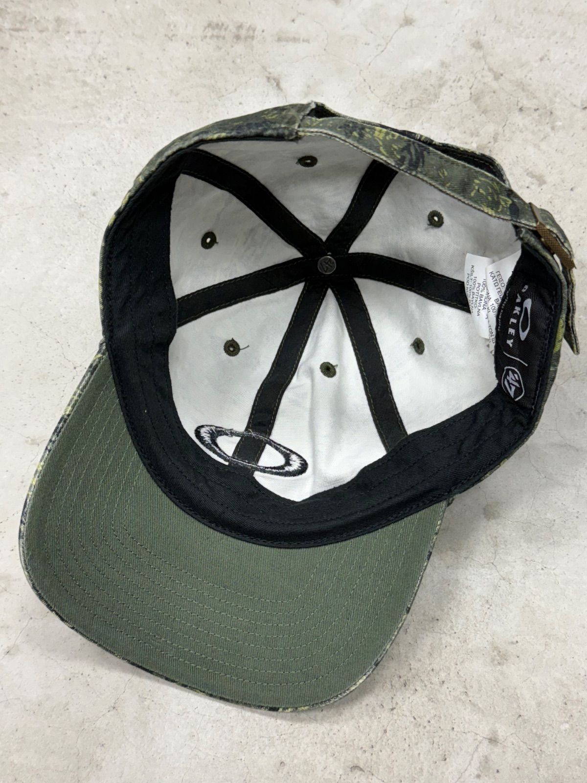 Oakley 00s Camo Logo Cap - メルカリ