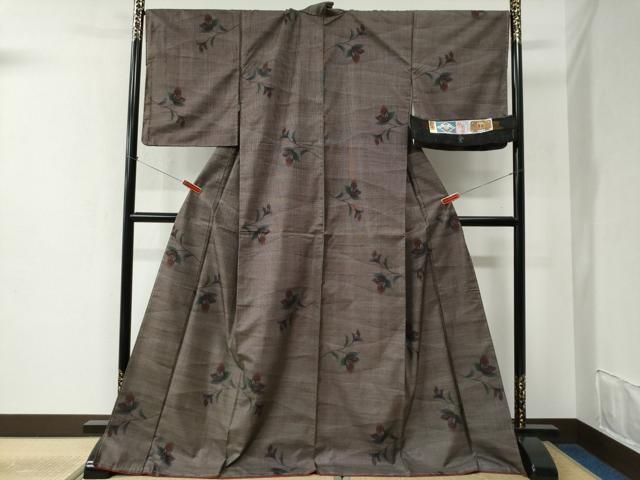 平和屋着物○本場大島紬 9マルキ 泥染め 枝花文 （有）則織物謹製 証紙