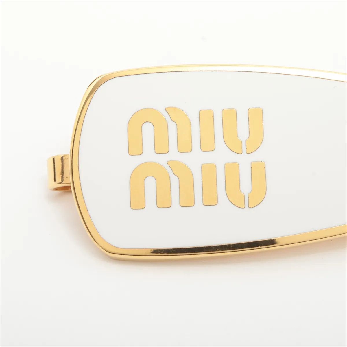 miu miu ヘアピン ホワイト ゴールドロゴ 極美品 ミュウミュウ ロゴ メタル ヘアピン ホワイト ゴールド ヘア
