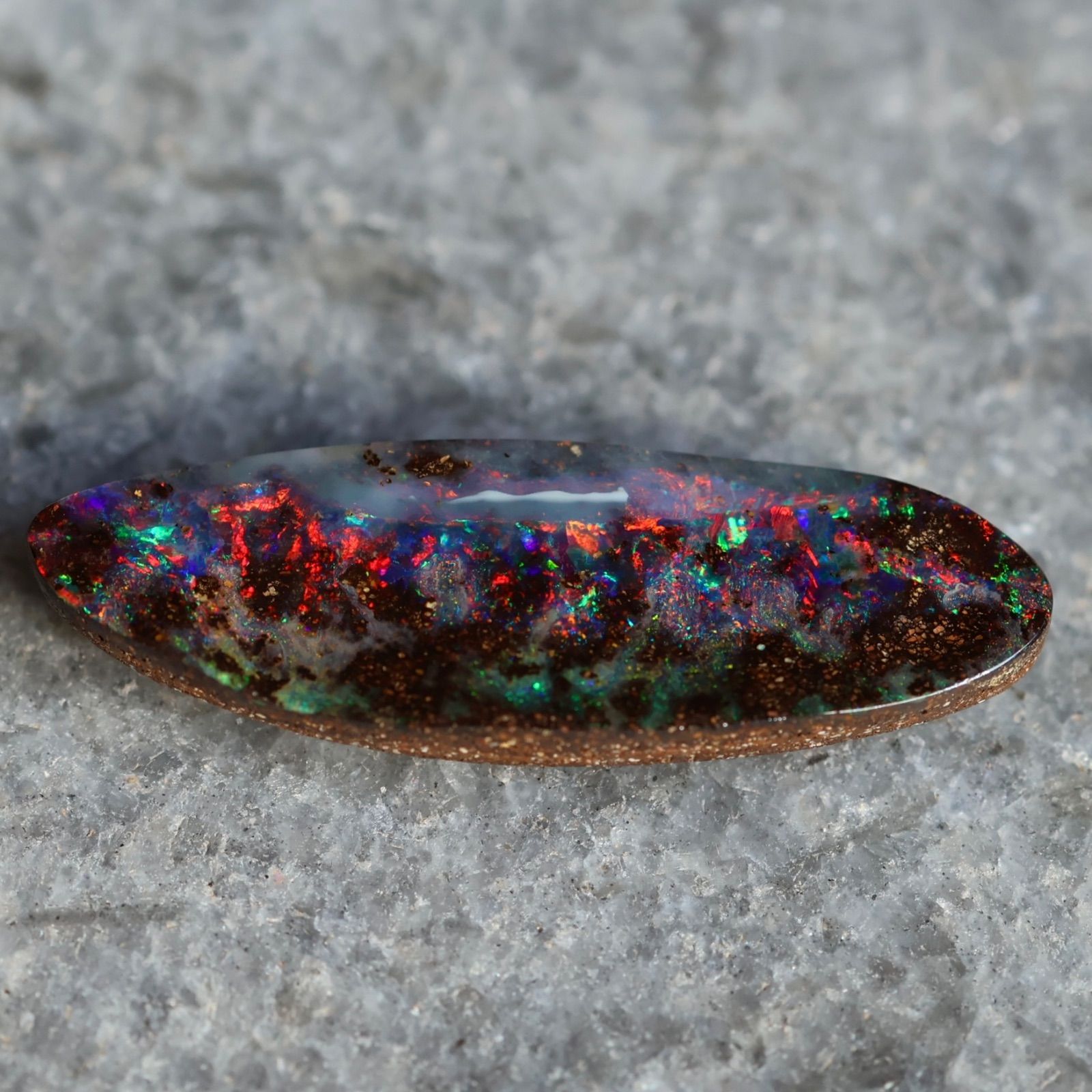 天然ボルダーオパール 5.89ct 赤斑 クイーンズランド産 オーストラリア