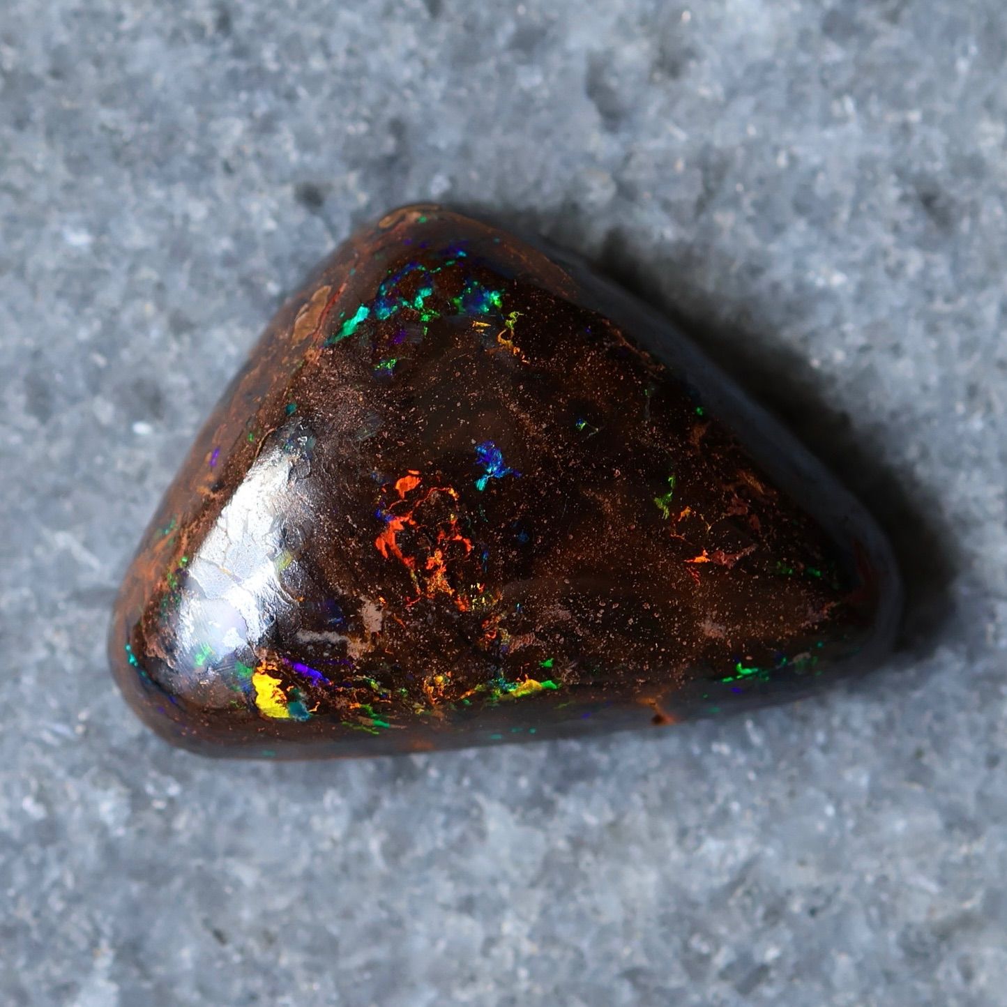 天然ボルダーオパール17.76ct クイーンズランド産 オーストラリア産