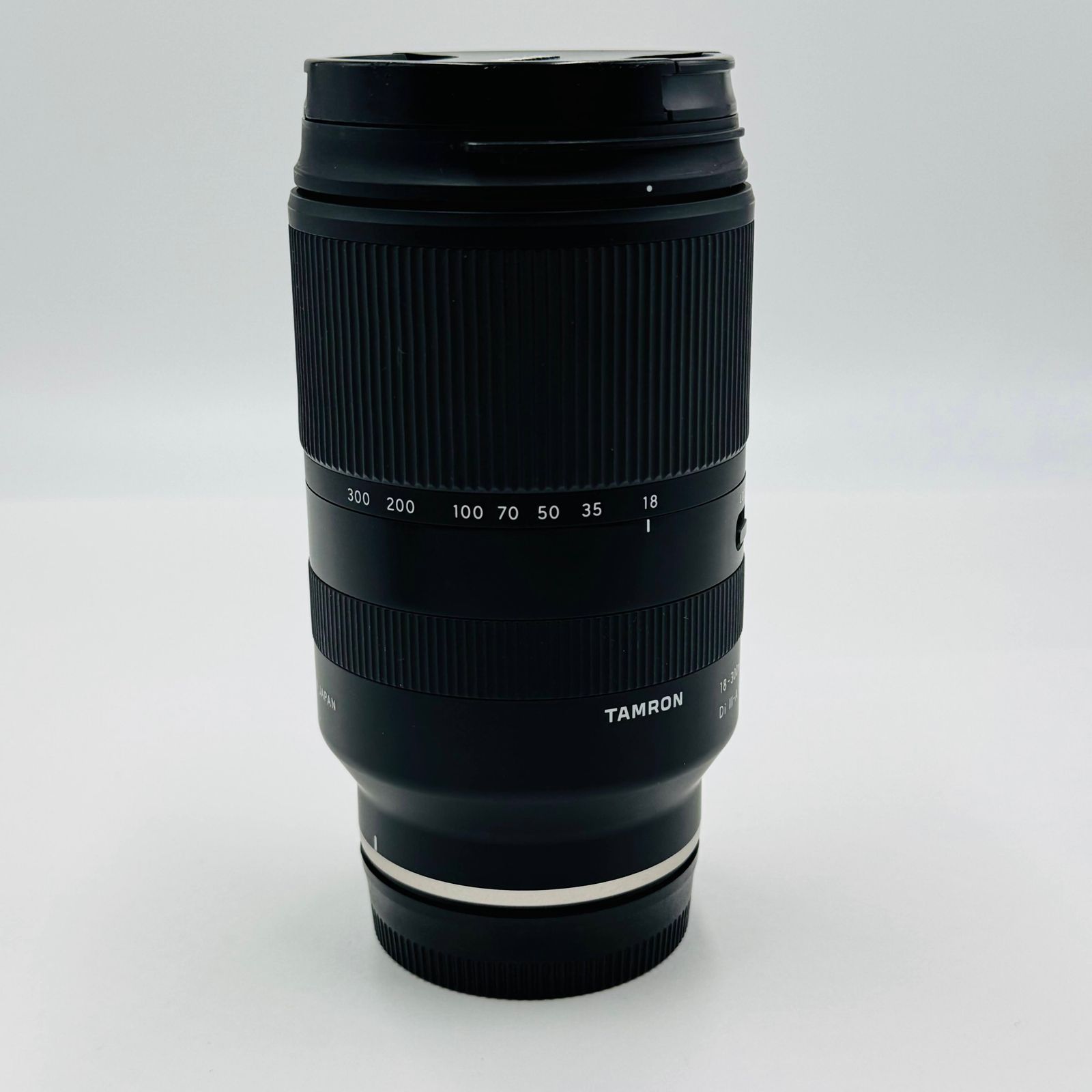 美品 TAMRON (タムロン) 18-300mm F3.5-6.3 Di III-A VC VXD SONY E 