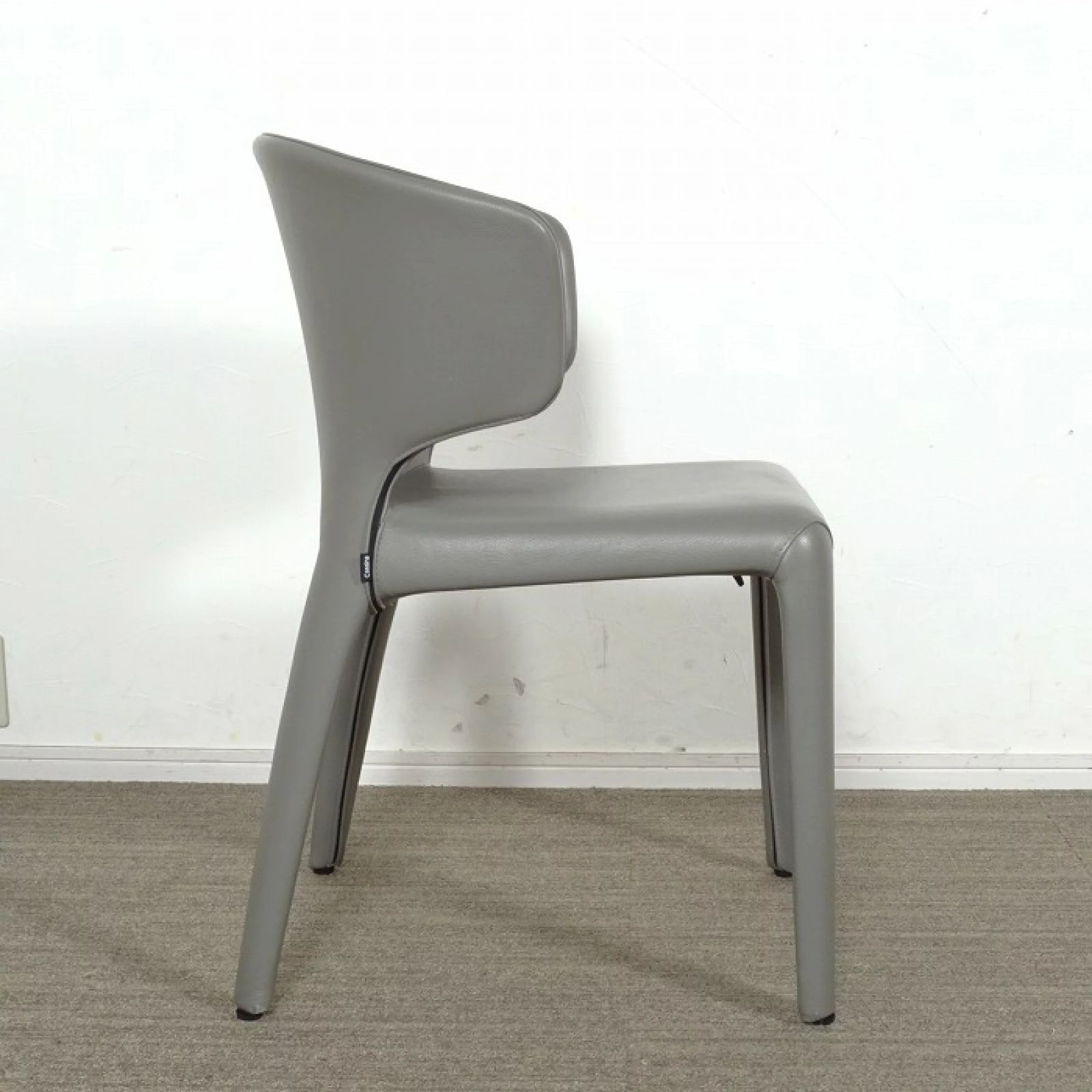 ◾︎SELUNO◾︎ 【展示美品】Cassina カッシーナ 367 HOLA / オラ