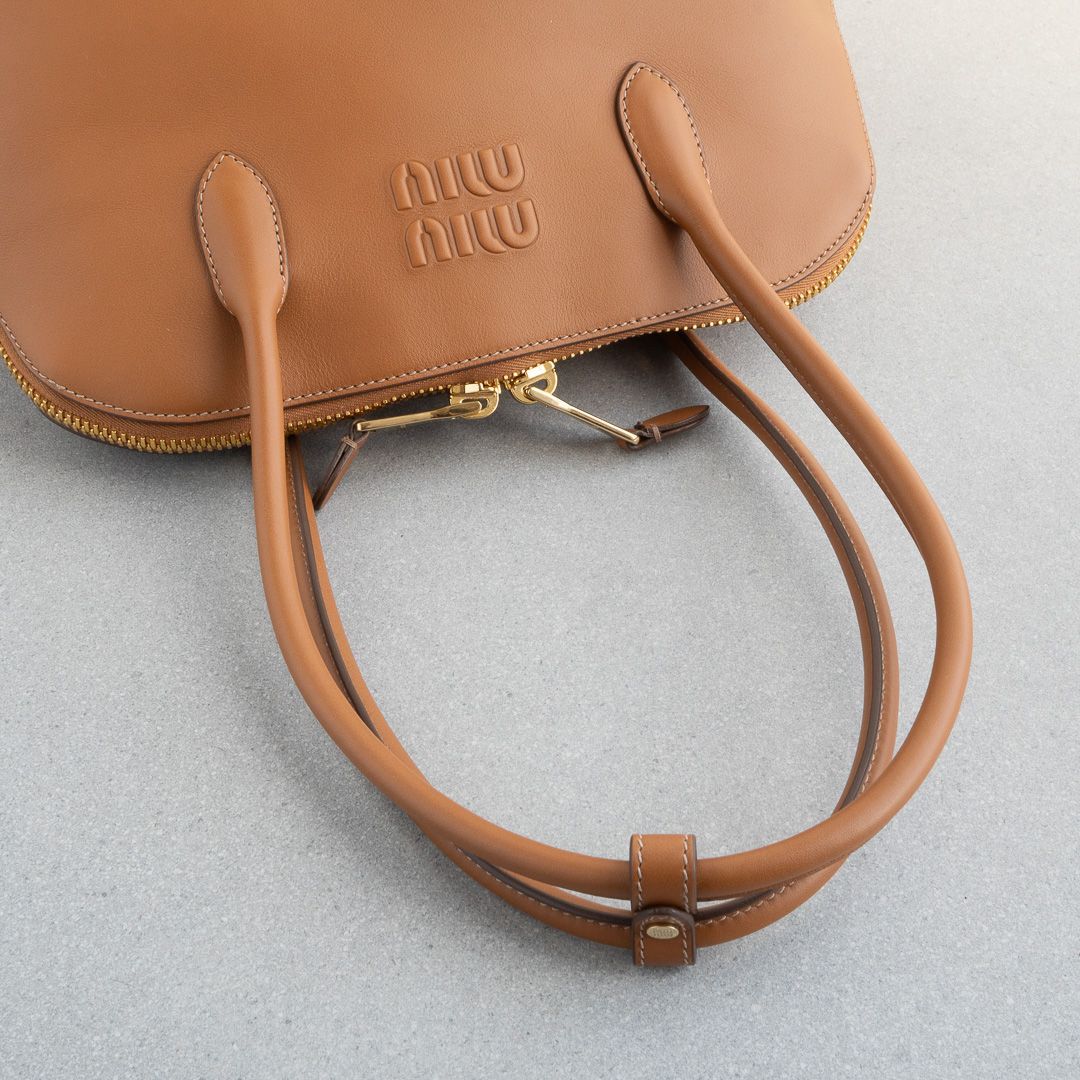 ミュウミュウ ショルダーバッグ コニャック ブラウン レザー エンボス