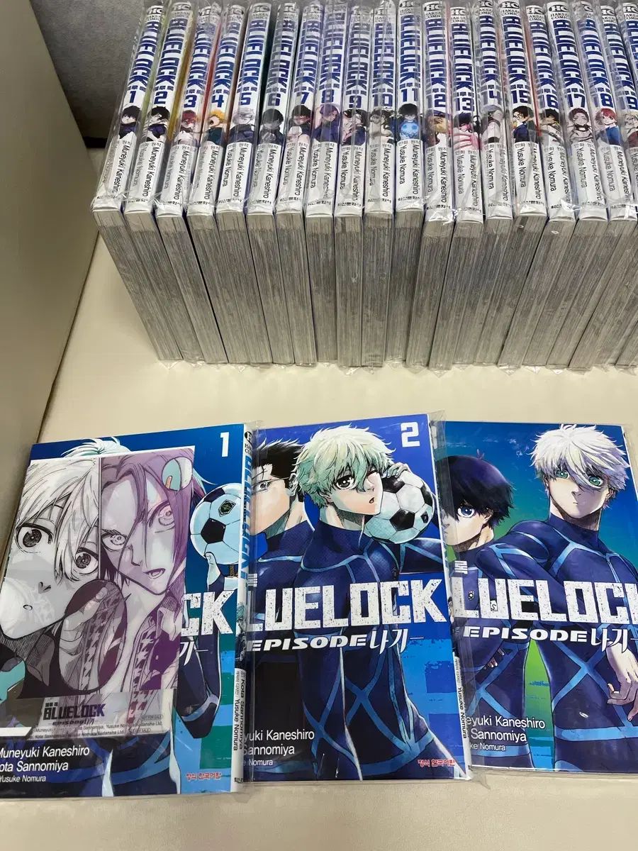 ブルーロック 漫画 1 - 34 巻 + エピソード凪 3 全巻 - メルカリ