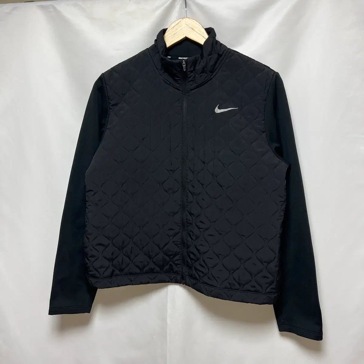 正規品/ウィメンズL NIKE ナイキ エアロレイヤー ランニング ブラック