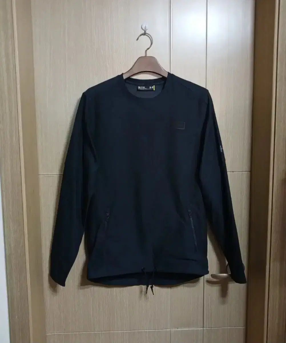 メンズ アンダーアーマー 機能性 長袖Tシャツ (スリム100)