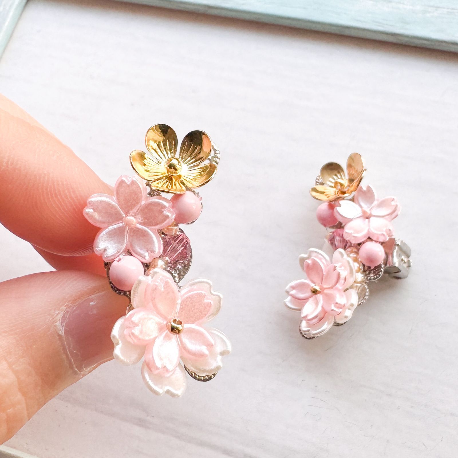 咲き始めの桜イヤーカフ（両耳セット） - メルカリ