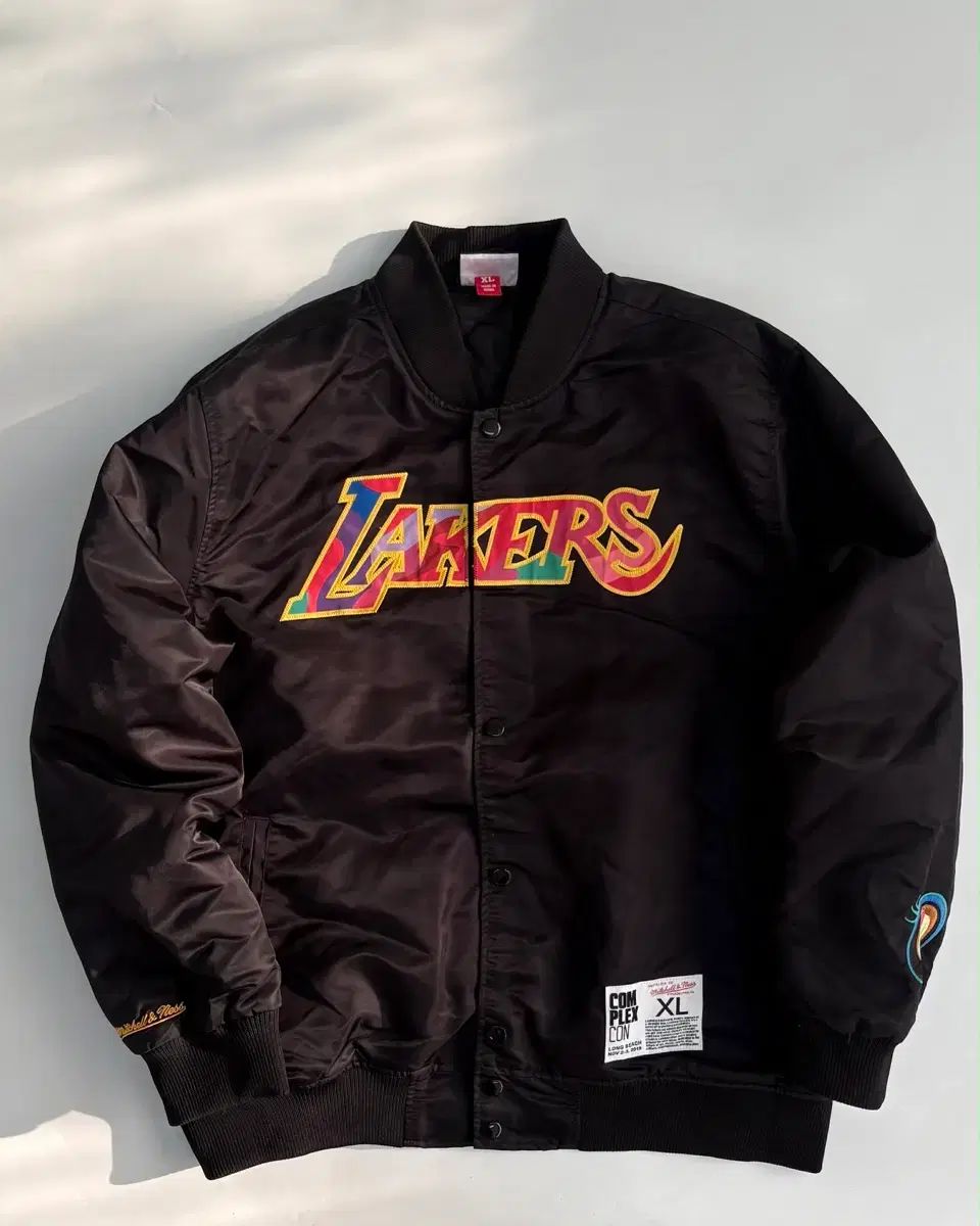 XL ミッチェルアンドネス X 村上隆 Complexcon Lakers スタジャン