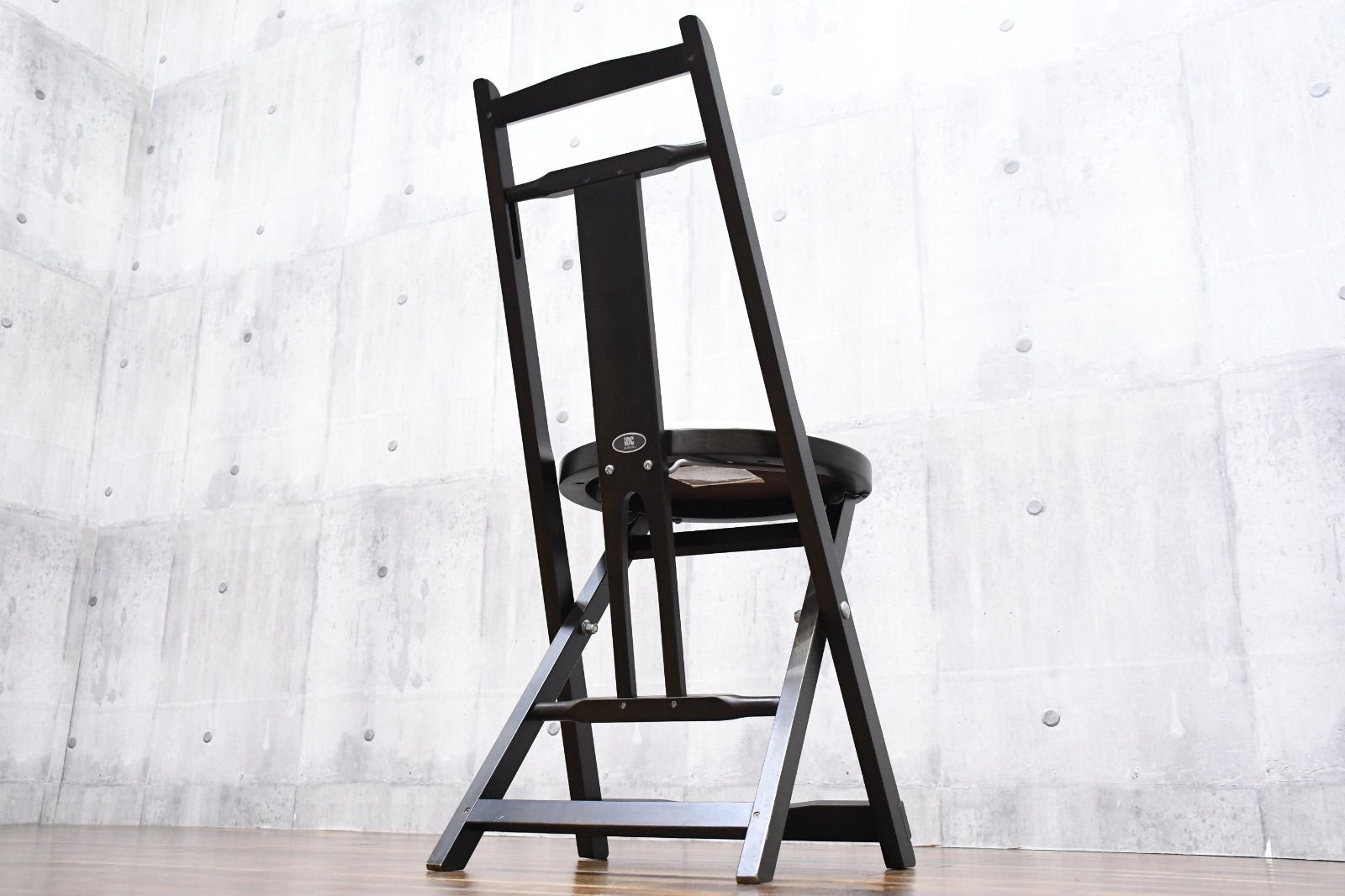 古道具　黒の木製折りたたみ椅子 秋田木工　フォールディングチェア ELC64 IDC大塚家具 秋田木工 Akimoku 折りたたみ椅子 KC-1 ブナ材 5.9