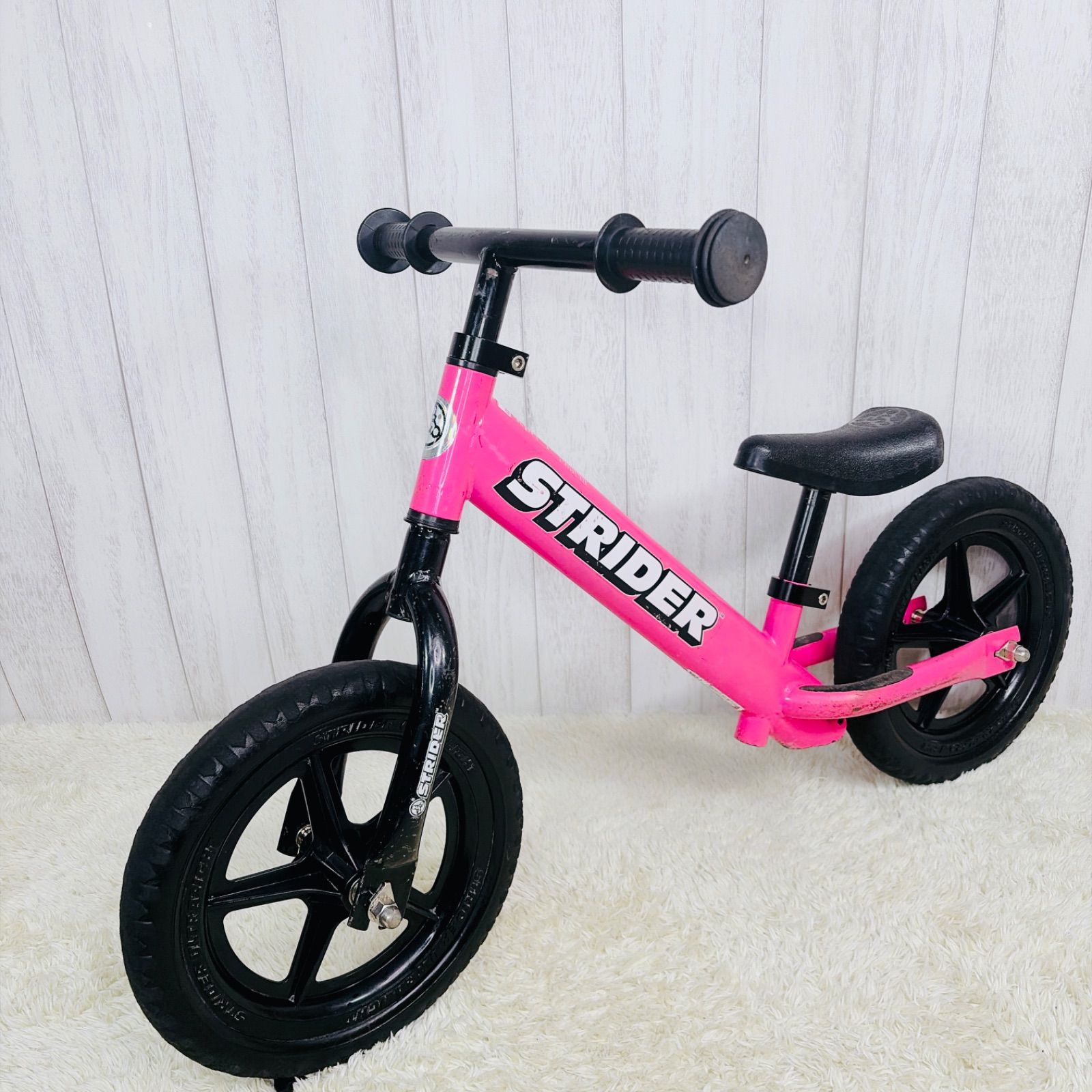STRIDER ストライダー ピンク バランスバイク ペダルなし クラシック STRIDER ストライダー 12 classic クラシック キッズ用ランニング