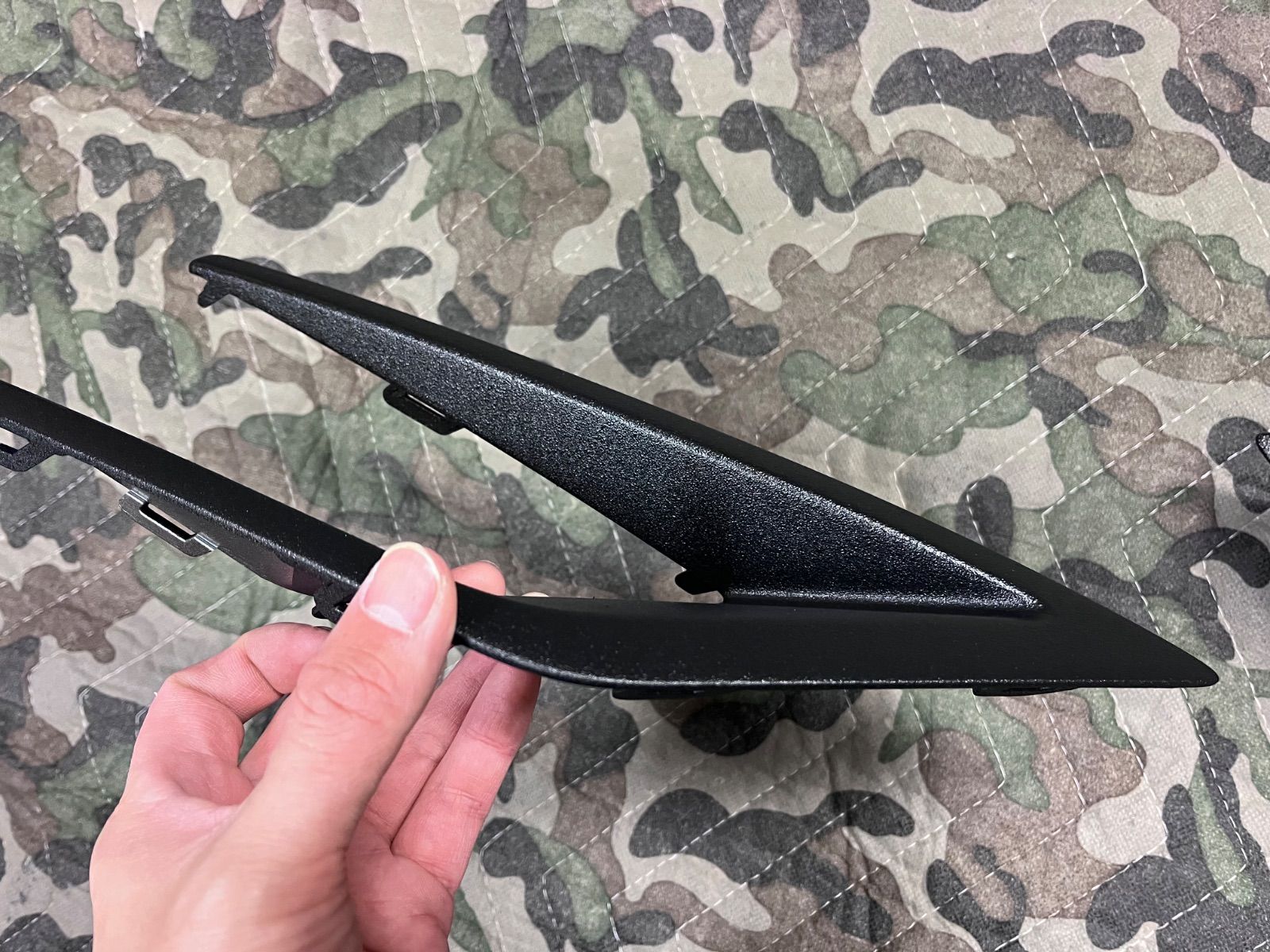 新型デリカD5 後期 フォグベゼル フォグカバー 細目 チッピング塗装
