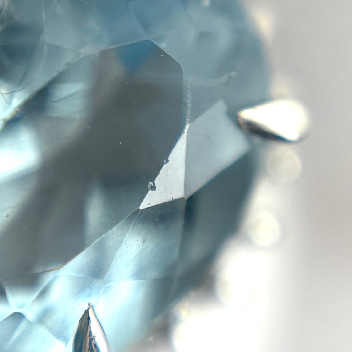 アクアマリン デザインペンダントトップ プラチナ メレダイヤ