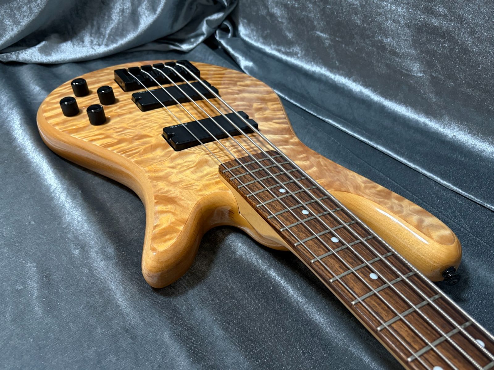 ☆美品 Spector Legend 5 Classic with SSD 5弦ベース アクティブ