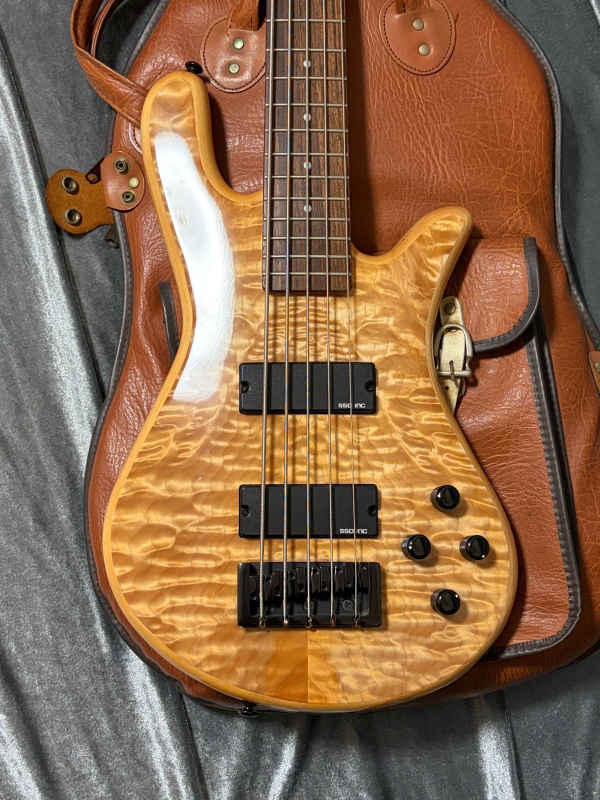 ☆美品 Spector Legend 5 Classic with SSD 5弦ベース アクティブ