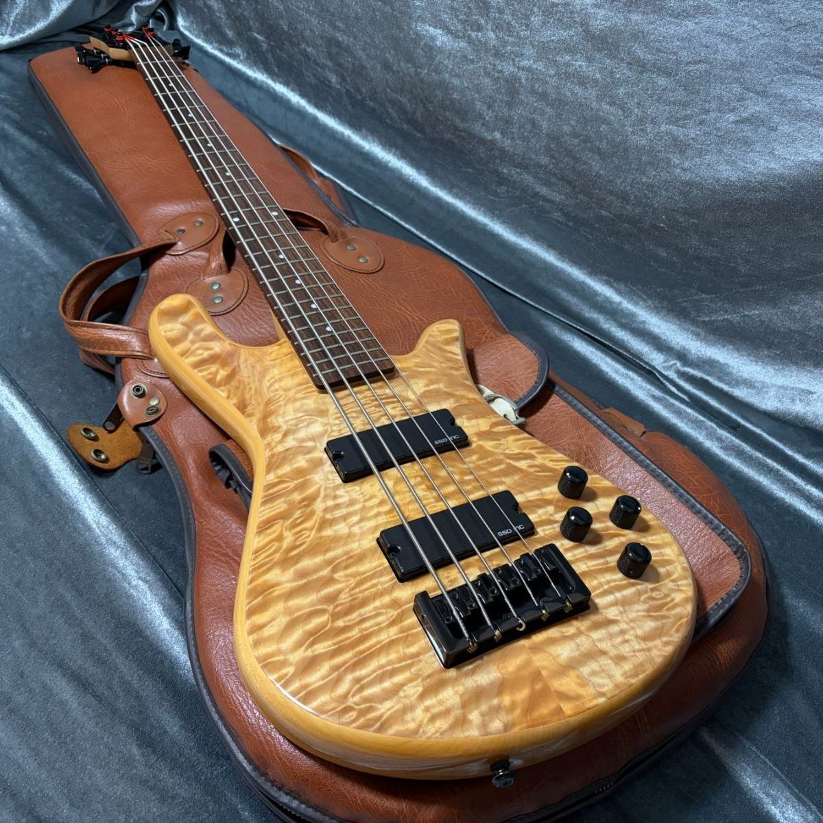 ☆美品 Spector Legend 5 Classic with SSD 5弦ベース アクティブ