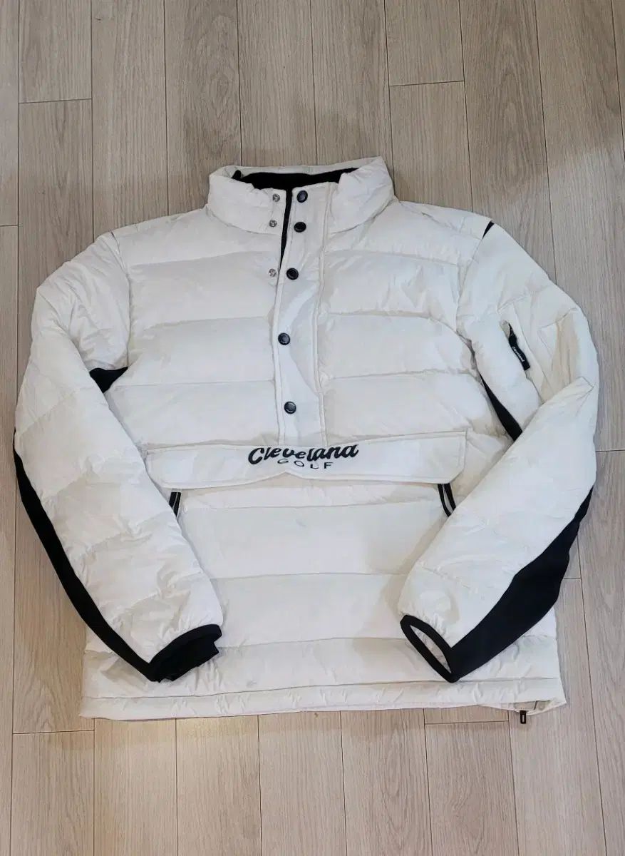 新品　クリーブランド　ゴルフ　ダウン　ホワイト　M 韓国 クリーブランド ゴルフ 白 ダウン アウター 95 - メルカリ