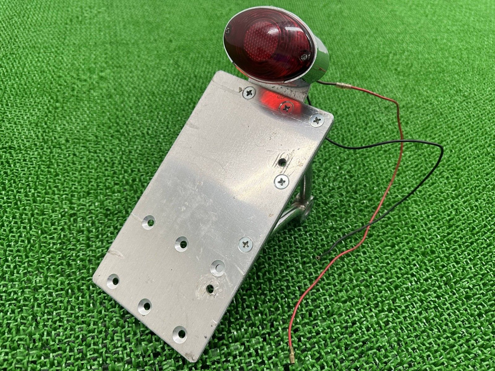 【数量限定，送料無料】 イージーライダース製ハーレー サイドナンバープレートホルダー 社外 中古 キャッツアイテールランプ アルミプレート ステー Nk その他