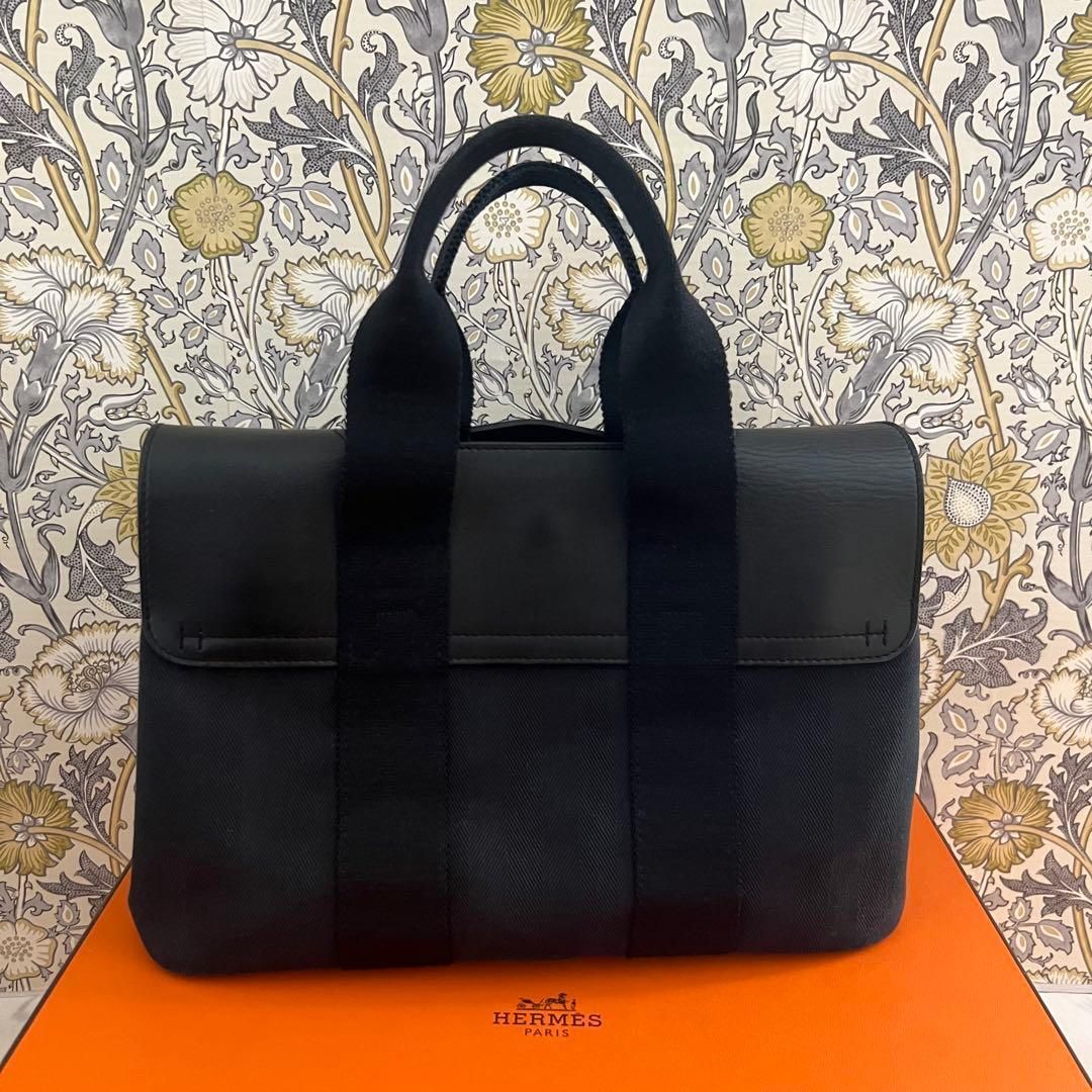 美品 エルメス HERMES ヴァルパライソPM ハンドバッグ ブラック HERMES（エルメス） ヴァルパライソPM バルパライソPM ハンドバッグ