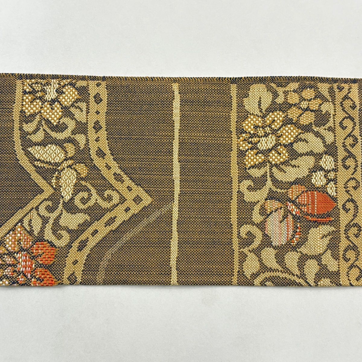 美品】 名古屋帯 優品 八寸名古屋帯 紬地 花唐草 幾何学模様 茶色 正絹