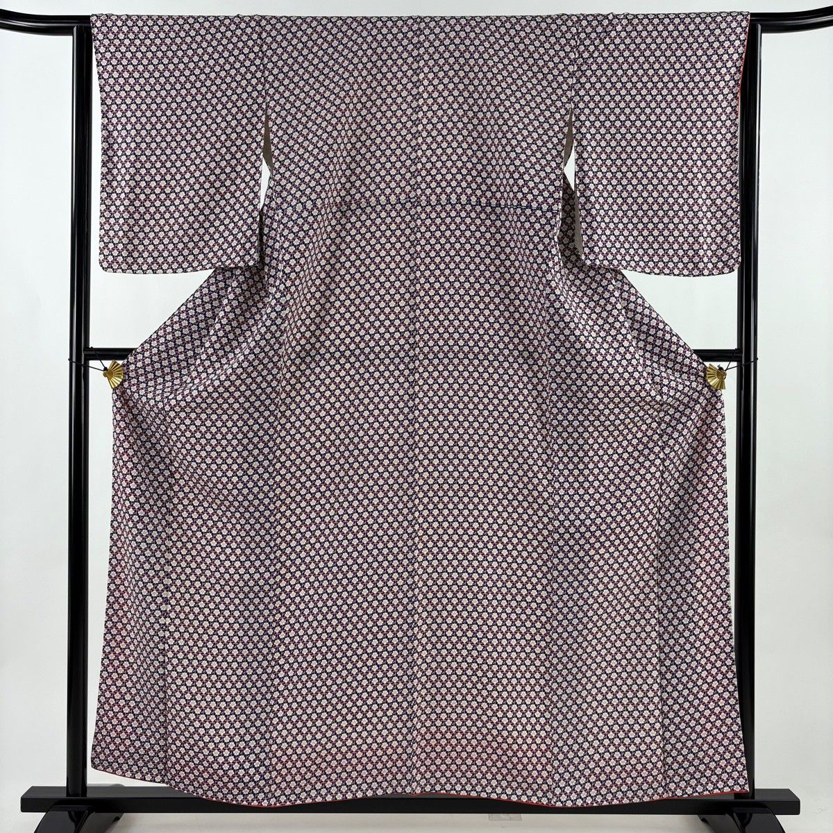 裄70 　身丈174 　身幅ゆったり　　　上質な小紋　パールトーン加工 美品】 小紋 身丈158cm 裄丈64.5cm M 袷 桜 濃紫 正絹 優品 【中古