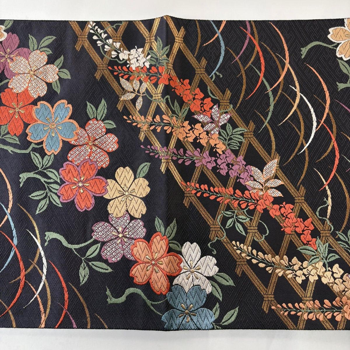 美品】 袋帯 秀品 桜 藤 唐織 箔 濃紫 六通 正絹 【中古】 - メルカリ