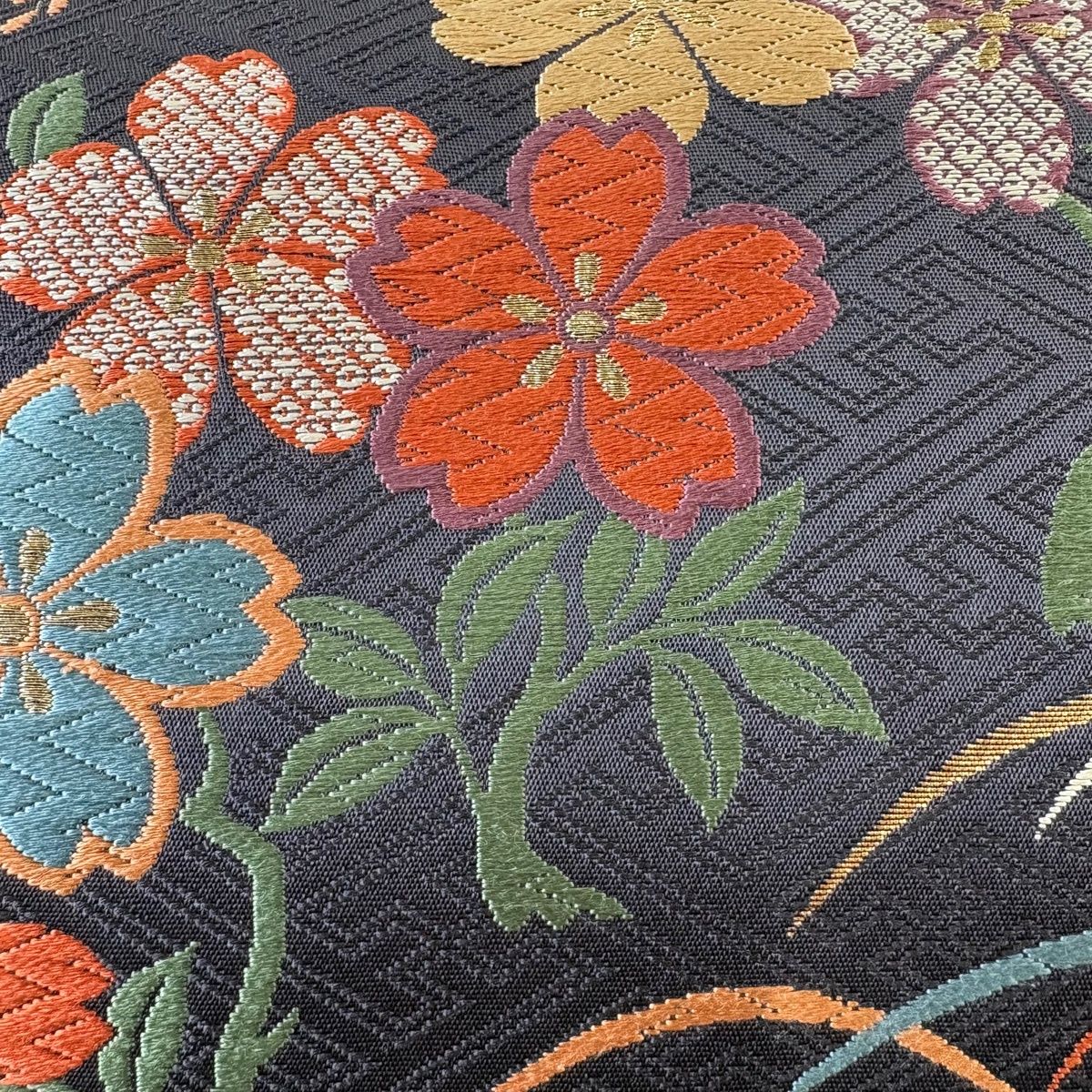 【美品】 袋帯 秀品 六通 正絹 【中古】 美品】 袋帯 秀品 六通 正絹 【中古】の通販 by バイセル ラクマ店｜ラクマ