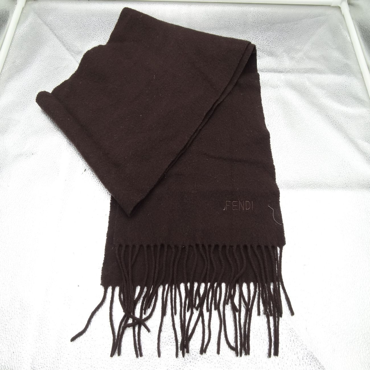 Fendi ロゴ入りブラウンマフラー フリンジ付き FENDI フェンディ マフラー フリンジ付 ブラウン 無地 - メルカリ