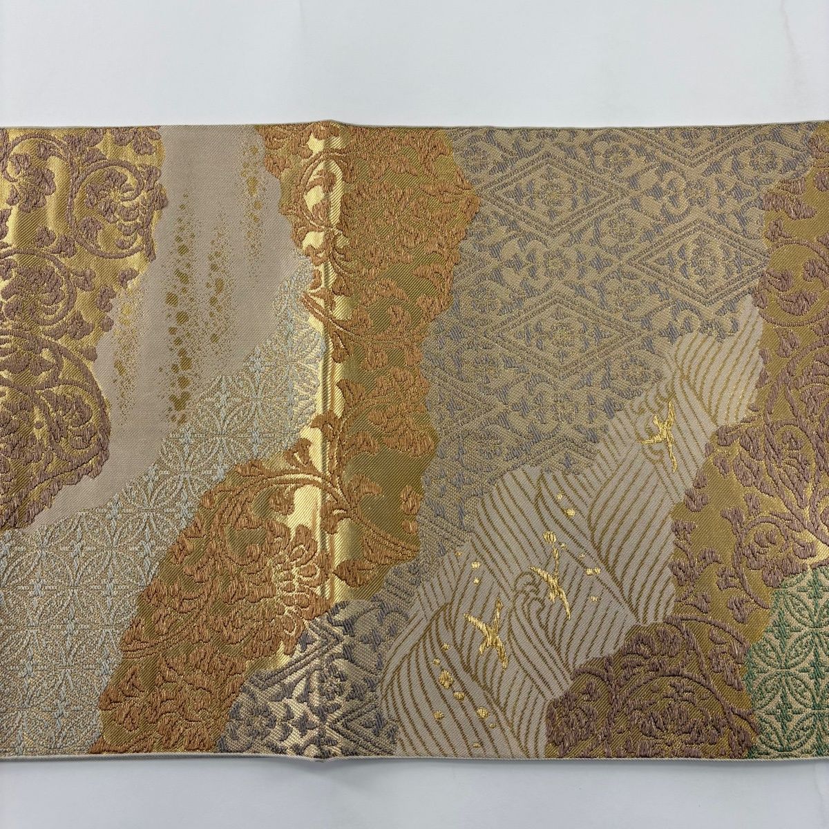 美品】 袋帯 秀品 川島織物 落款 花唐草 華文 箔 金糸 薄茶色 六通
