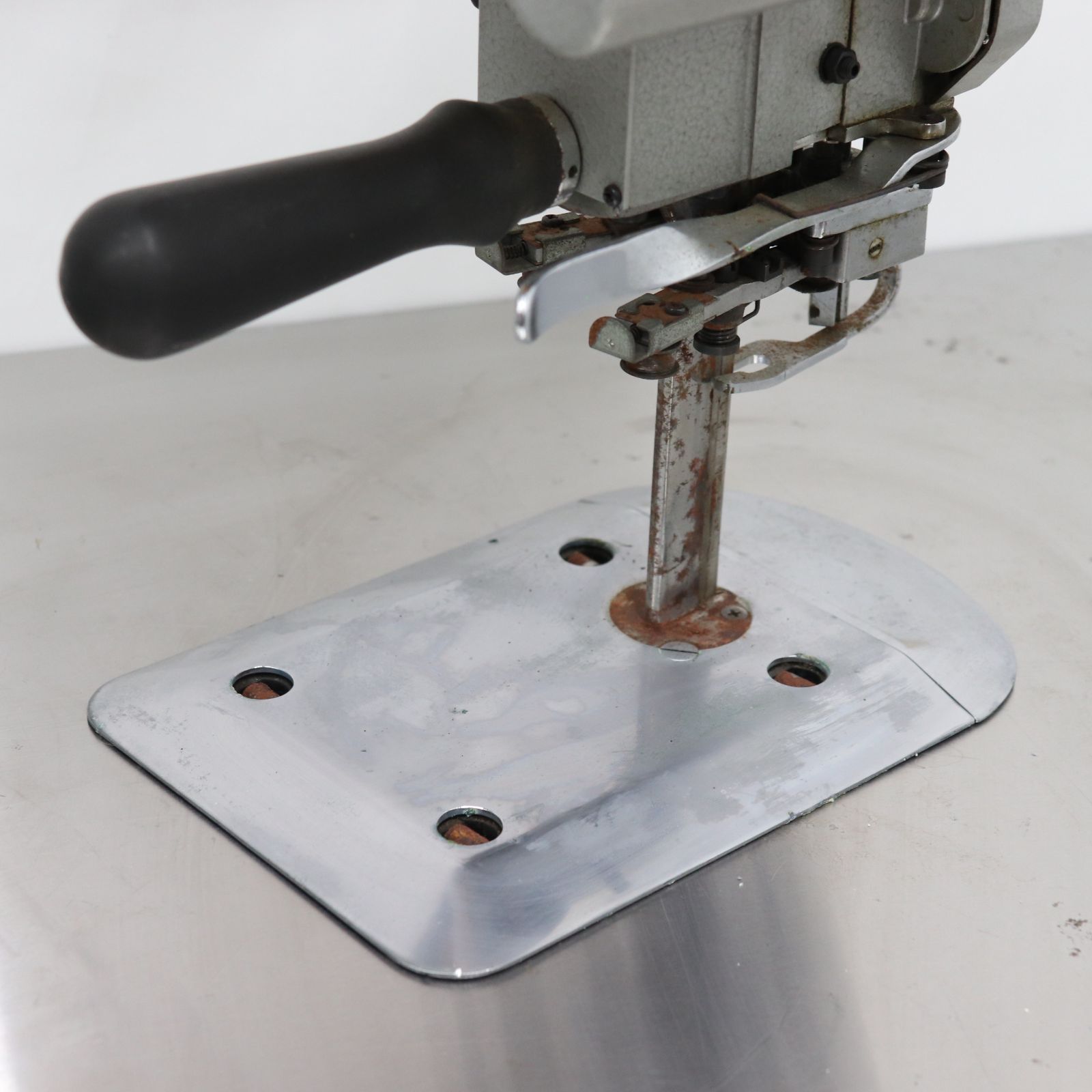 動作確認済】KM 裁断機 KS-EU カッティングマシーン ケーブルなし 電動