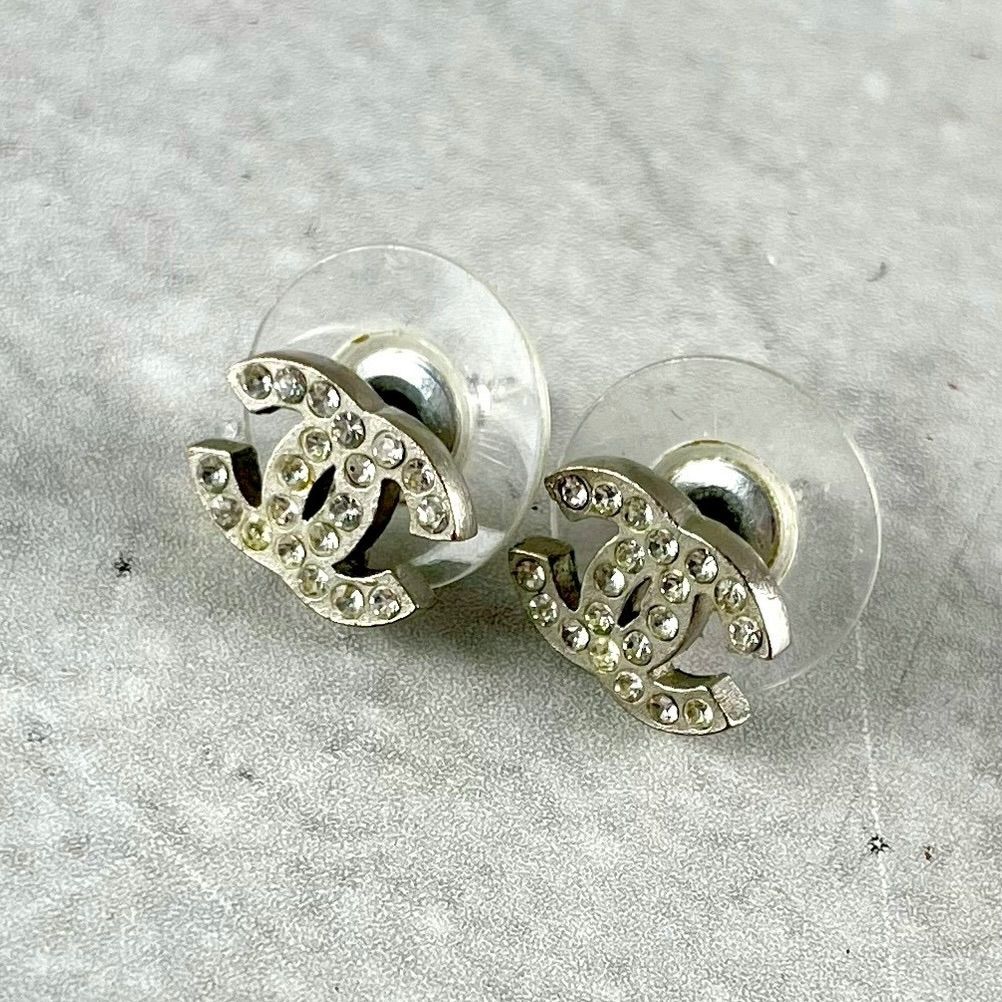 CHANEL シャネル ピアス ココマーク CC ラインストーン シルバー 両耳