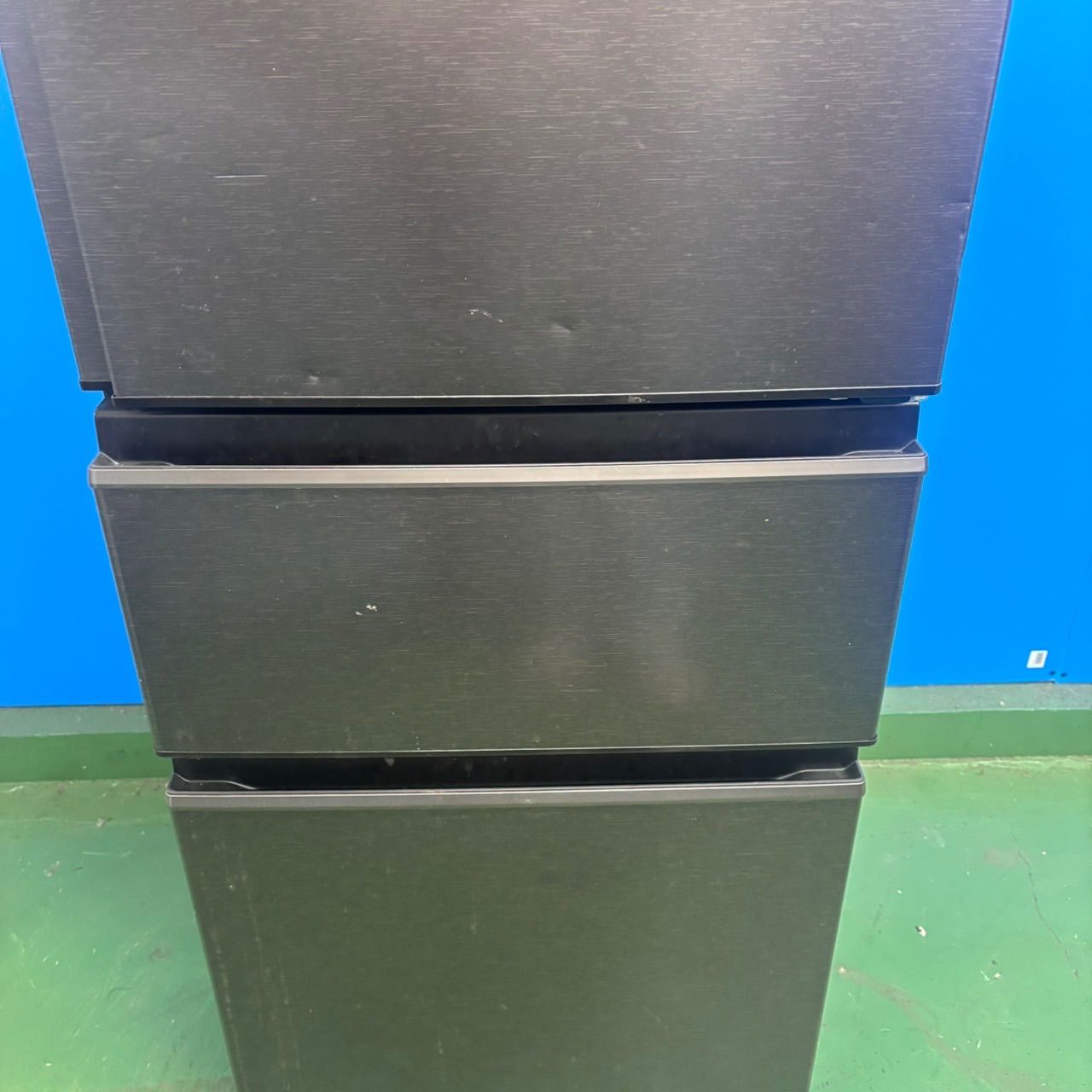 594 2023年製 三菱 大型冷蔵庫 300L強 自動製氷 小型 家庭用 右開き