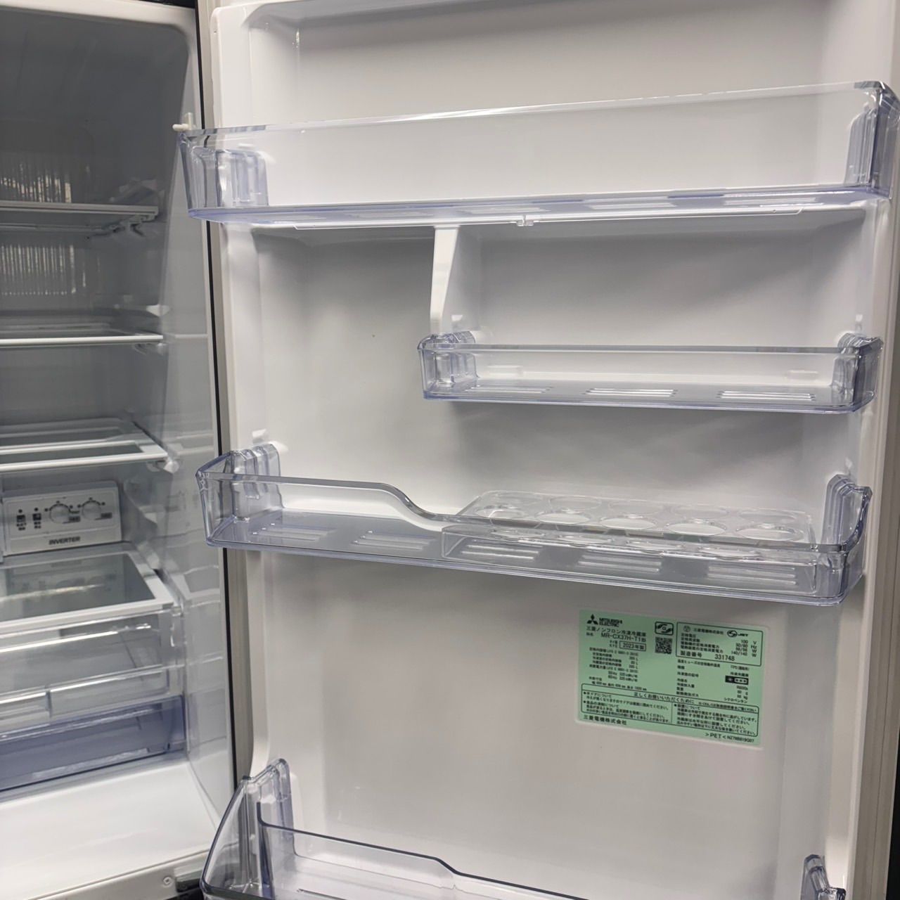 594 2023年製 三菱 大型冷蔵庫 300L強 自動製氷 小型 家庭用 右開き