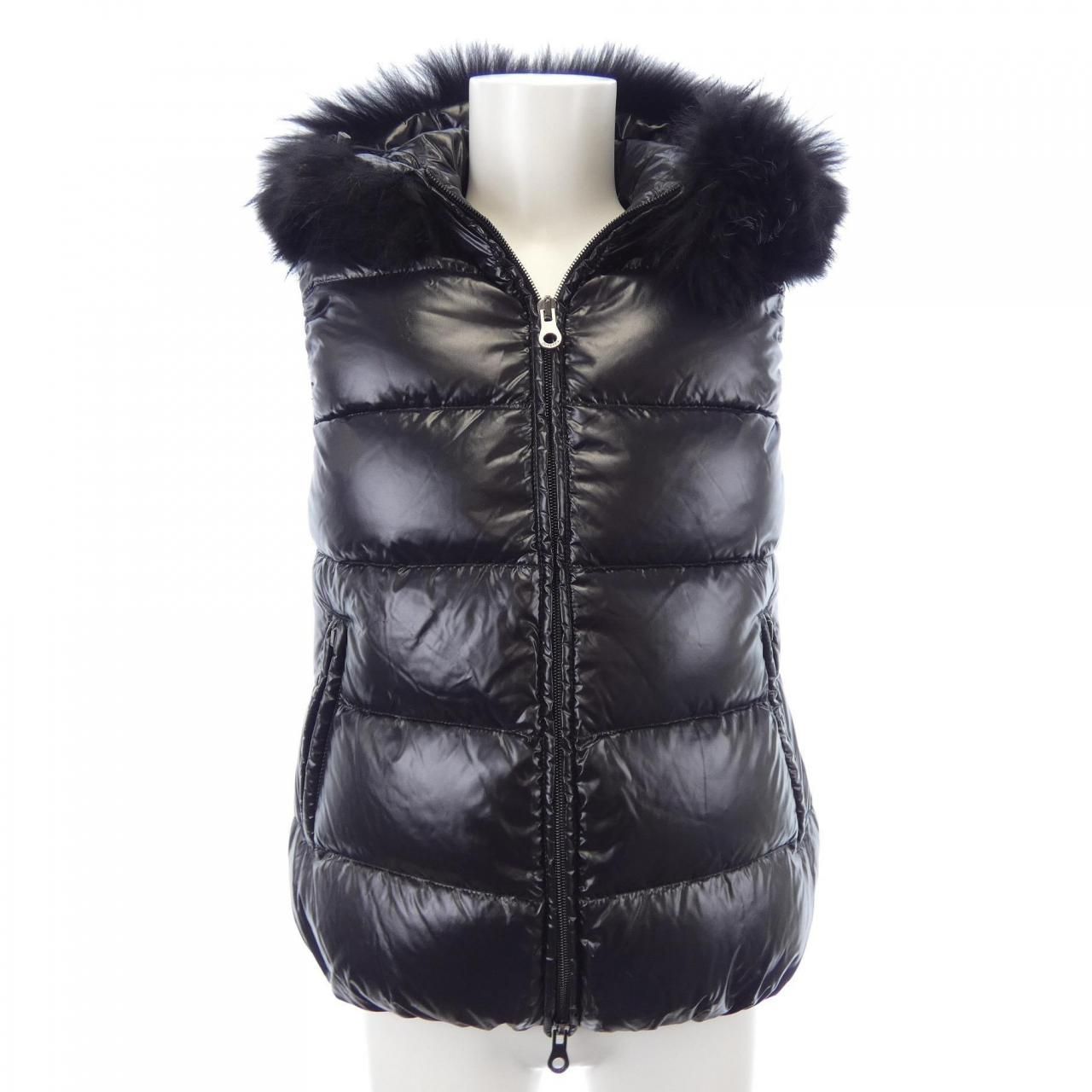 デュベティカ DUVETICA GOCCIA ダウンベスト - メルカリ