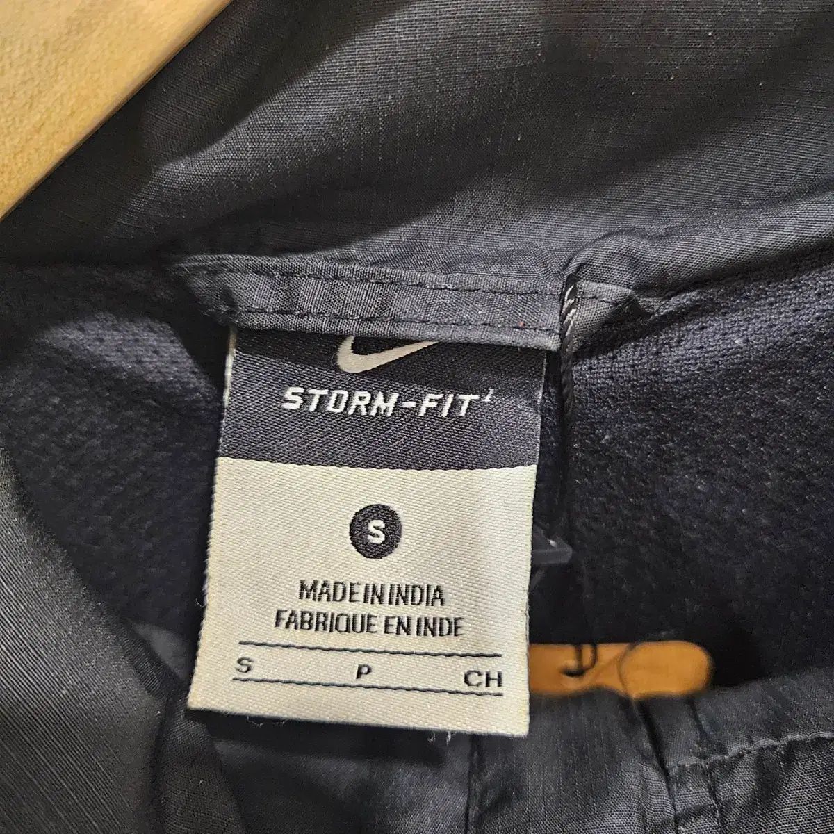 ナイキ マンチェスター ユナイテッド ブラックウィンドブレーカー