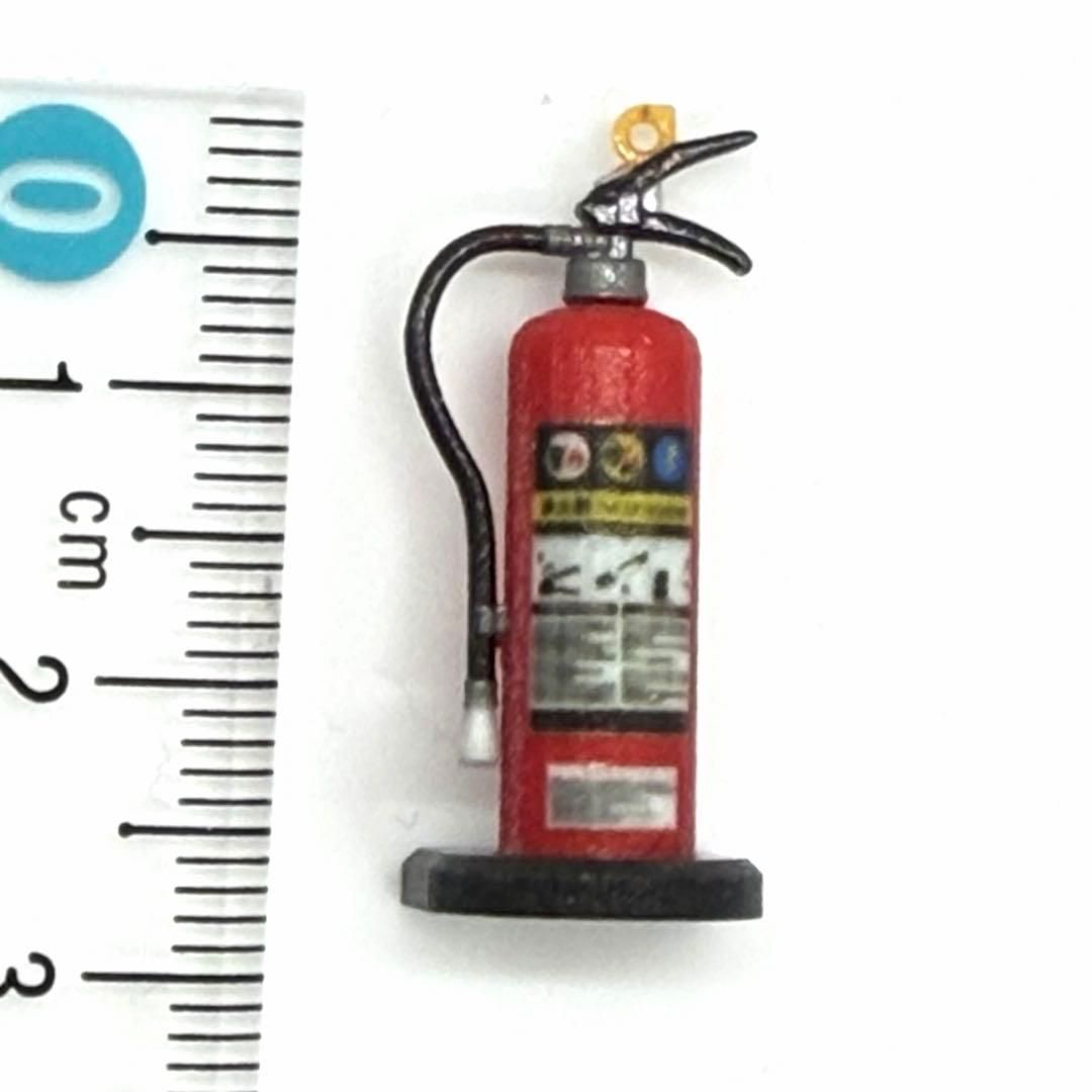 1/20 ミニチュア 消火器 台付 ミニカーに ジオラマに フィギュアに