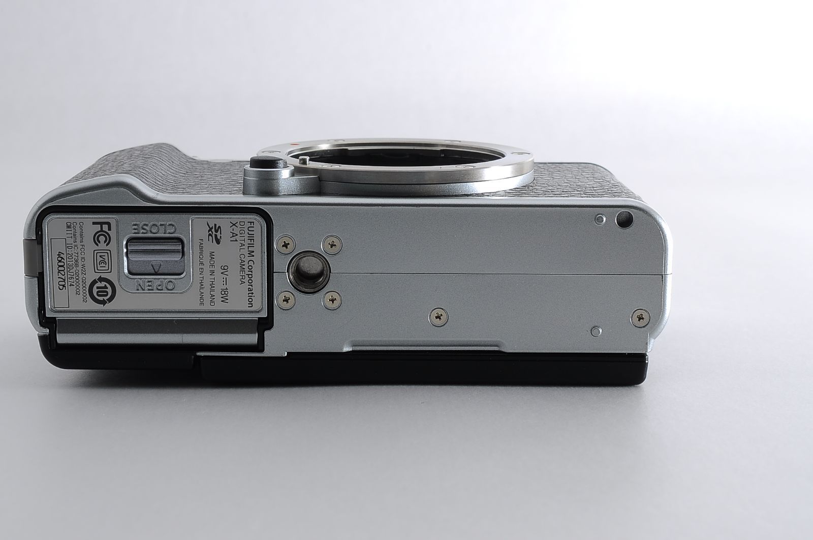 美品】FUJIFILM（フジフイルム） X-A1 シルバー｜APS-Cセンサー搭載