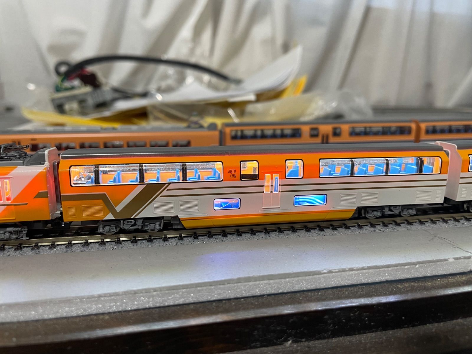 TOMIX Vista EX新塗装喫煙室無し 室内灯装置 - メルカリ