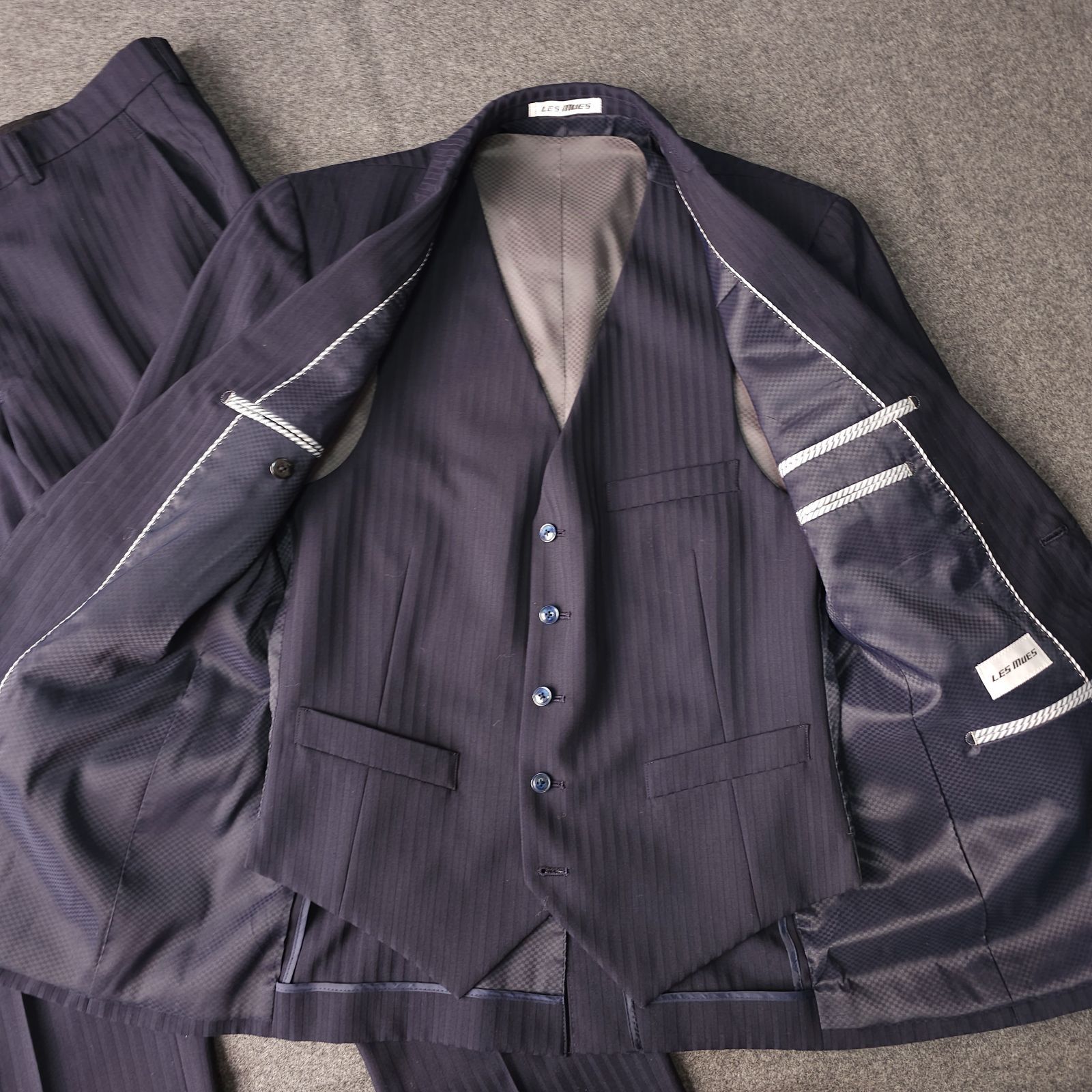 AOKI LES MUES セットアップスーツ　ストライプ　グレー　L　ウール アウトレット】洗える ウールブレンド 2パンツスーツ グレー織柄