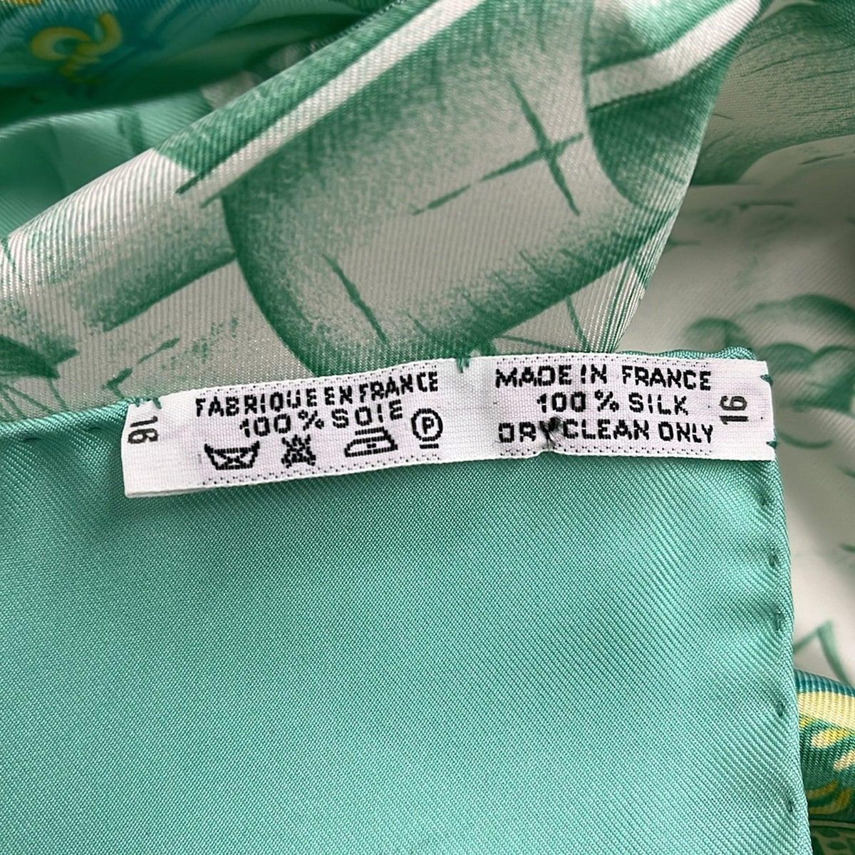 HERMES(エルメス) スカーフ新品同様 カレ90 ライトグリーン×白×マルチ