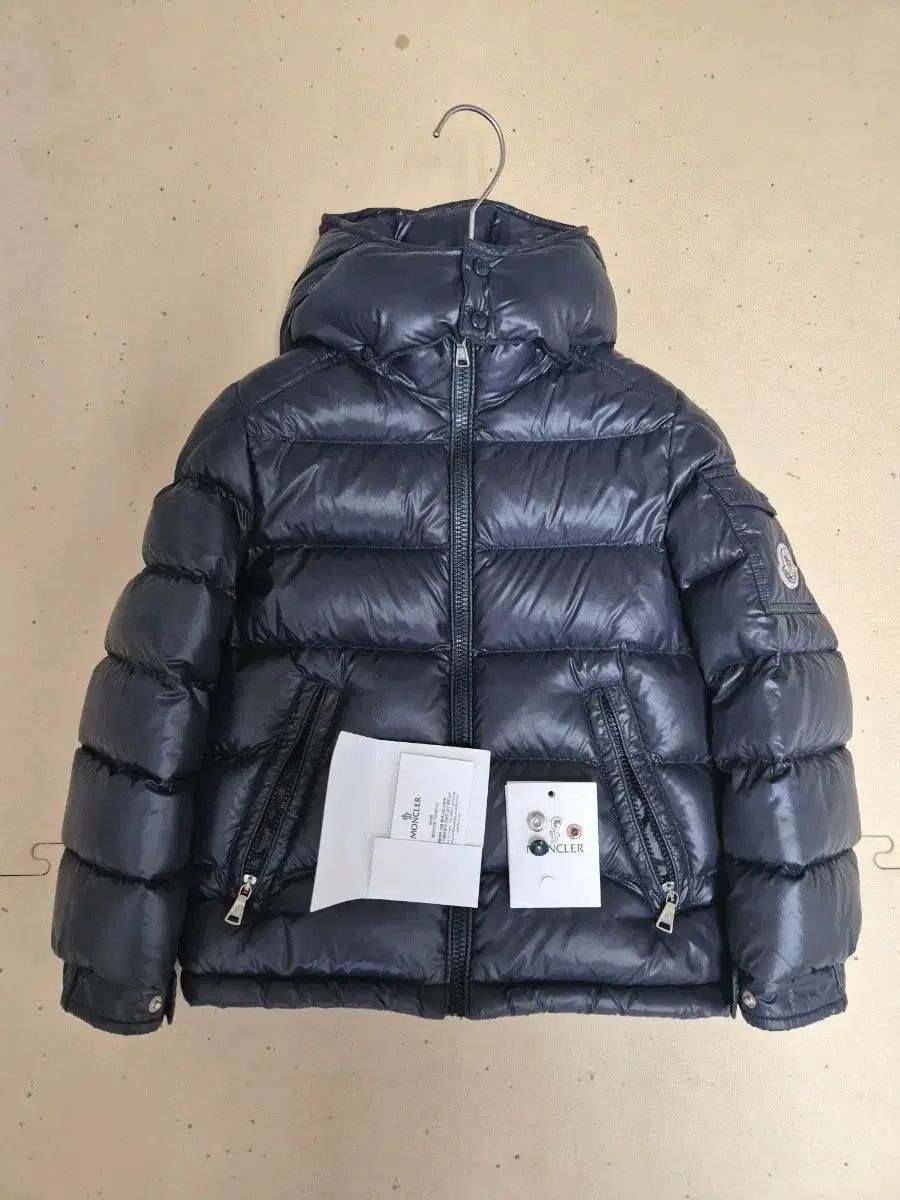モンクレール マヤ キッズ ダウン 130cm 8a サイズ - メルカリ