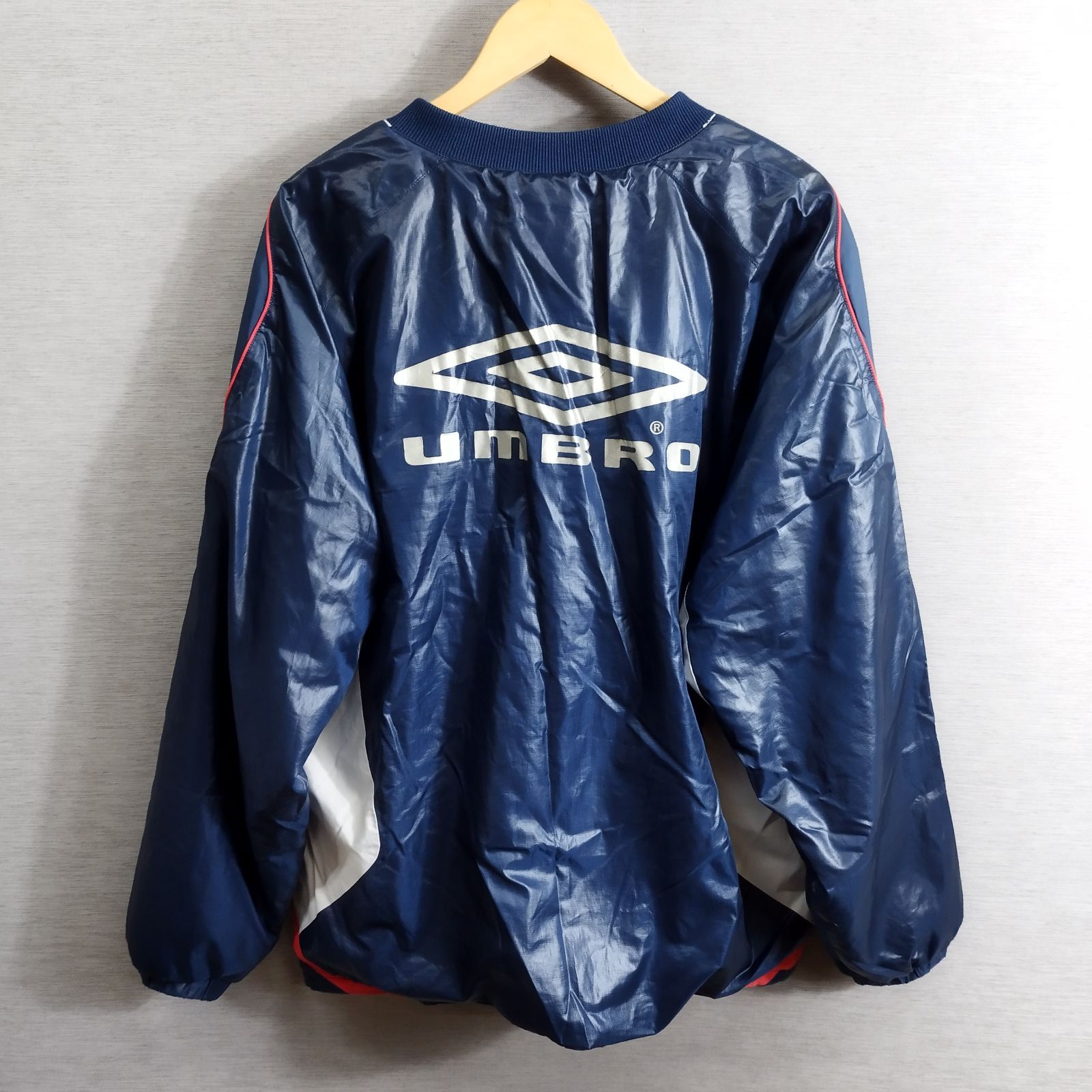 UMBRO アンブロ 中綿 ピステ ウィンドブレーカー スポーツ