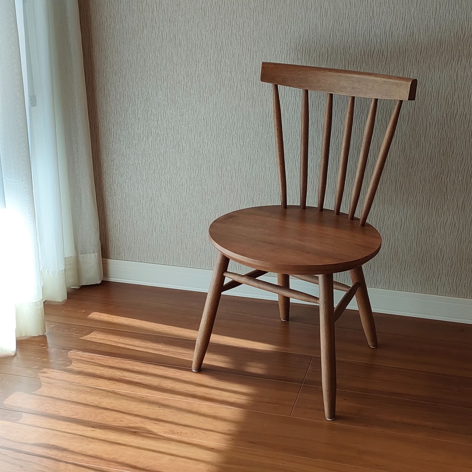 ニトリ ウィンザーチェア 木製 スティックバック ダイニングチェア