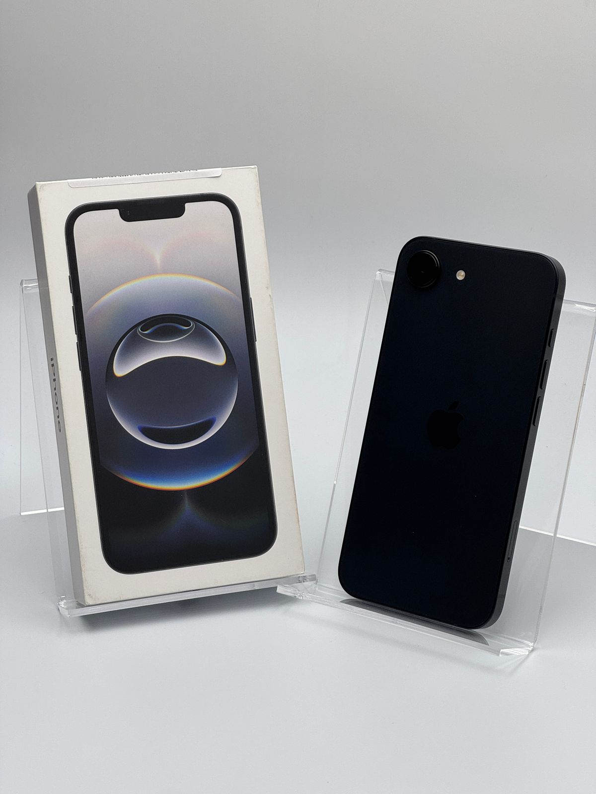 中古A】iPhone 16e 128GB ブラック バッテリー【100%】 【ネットワーク